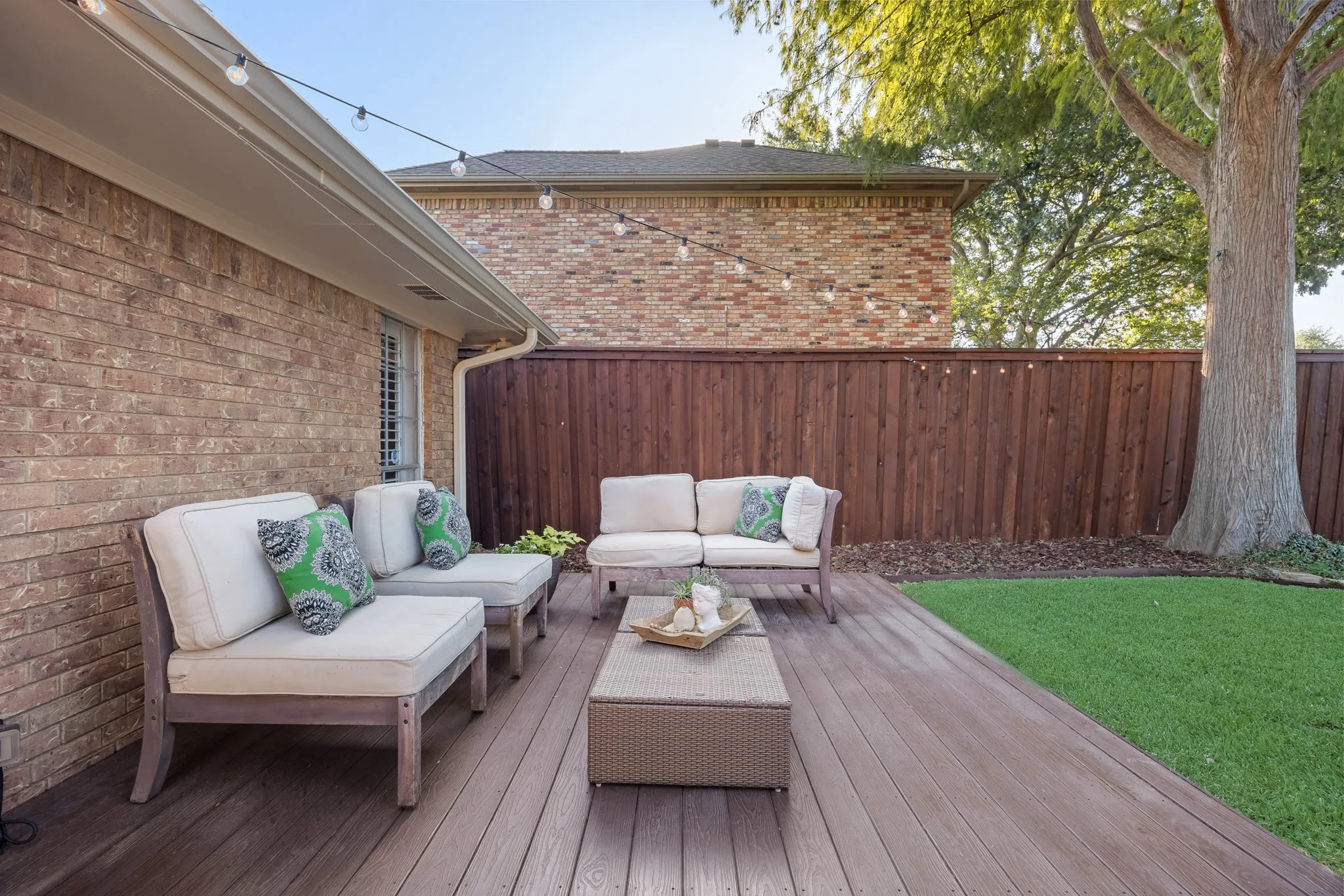 Single Family Residence For Sale in Dallas County , 7406 La Manga Drive, Dallas, Texas 75248, 4 Bedroom, 3 Bathroom, 2 Garage spaces, 2,210 Sqft, built in 1972, mls#21361839, Real Estate Agent in Dallas, Homes For Sale in Dallas county, Homes For Sale in Dallas, Realtor in Dallas Texas, Real Estate Brokerage Independent Realty Texas, Luminita Cordes Realtor