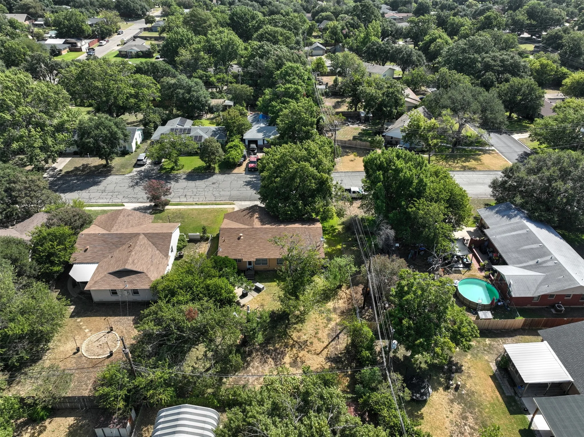 Single Family Residence For Sale in Mc Lennan County , 2012 Mountainview Drive, Waco, Texas 76710, 2 Bedroom, 2 Bathroom, 1 Garage spaces, 1,223 Sqft, built in 1958, mls#21363004, Real Estate Agent in Waco, Homes For Sale in Mc Lennan county, Homes For Sale in Waco, Realtor in Waco Texas, Real Estate Brokerage Independent Realty Texas, Luminita Cordes Realtor