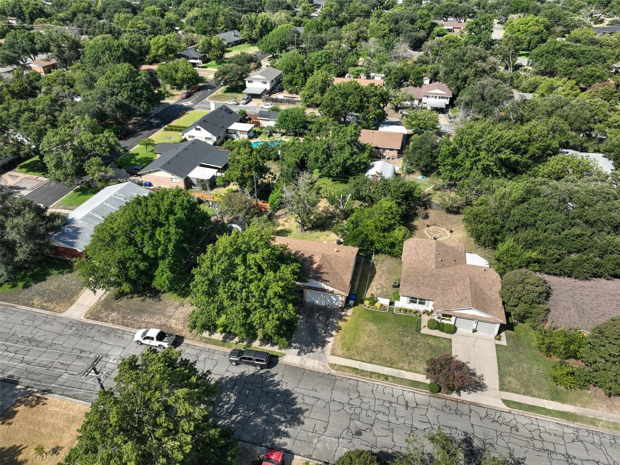 Single Family Residence For Sale in Mc Lennan County , 2012 Mountainview Drive, Waco, Texas 76710, 2 Bedroom, 2 Bathroom, 1 Garage spaces, 1,223 Sqft, built in 1958, mls#21363004, Real Estate Agent in Waco, Homes For Sale in Mc Lennan county, Homes For Sale in Waco, Realtor in Waco Texas, Real Estate Brokerage Independent Realty Texas, Luminita Cordes Realtor