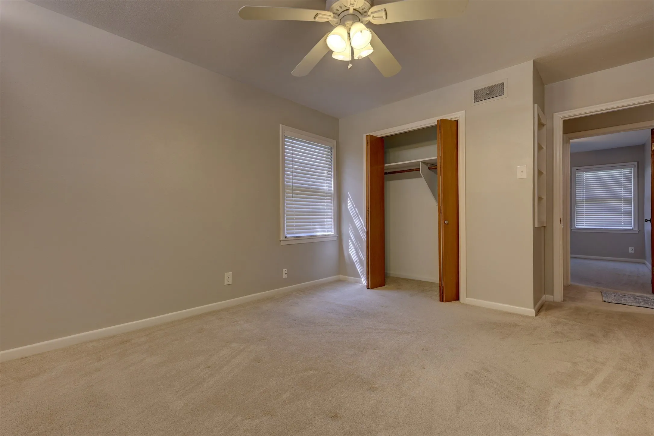Single Family Residence For Sale in Mc Lennan County , 2012 Mountainview Drive, Waco, Texas 76710, 2 Bedroom, 2 Bathroom, 1 Garage spaces, 1,223 Sqft, built in 1958, mls#21363004, Real Estate Agent in Waco, Homes For Sale in Mc Lennan county, Homes For Sale in Waco, Realtor in Waco Texas, Real Estate Brokerage Independent Realty Texas, Luminita Cordes Realtor