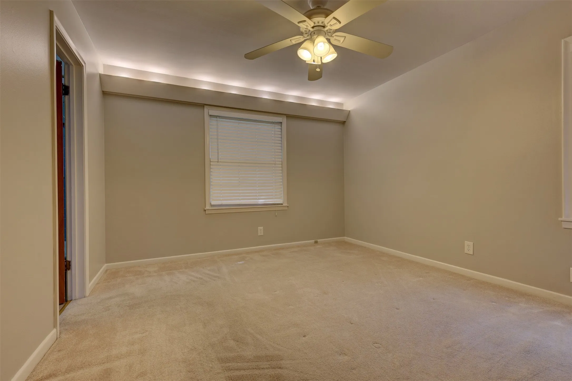 Single Family Residence For Sale in Mc Lennan County , 2012 Mountainview Drive, Waco, Texas 76710, 2 Bedroom, 2 Bathroom, 1 Garage spaces, 1,223 Sqft, built in 1958, mls#21363004, Real Estate Agent in Waco, Homes For Sale in Mc Lennan county, Homes For Sale in Waco, Realtor in Waco Texas, Real Estate Brokerage Independent Realty Texas, Luminita Cordes Realtor