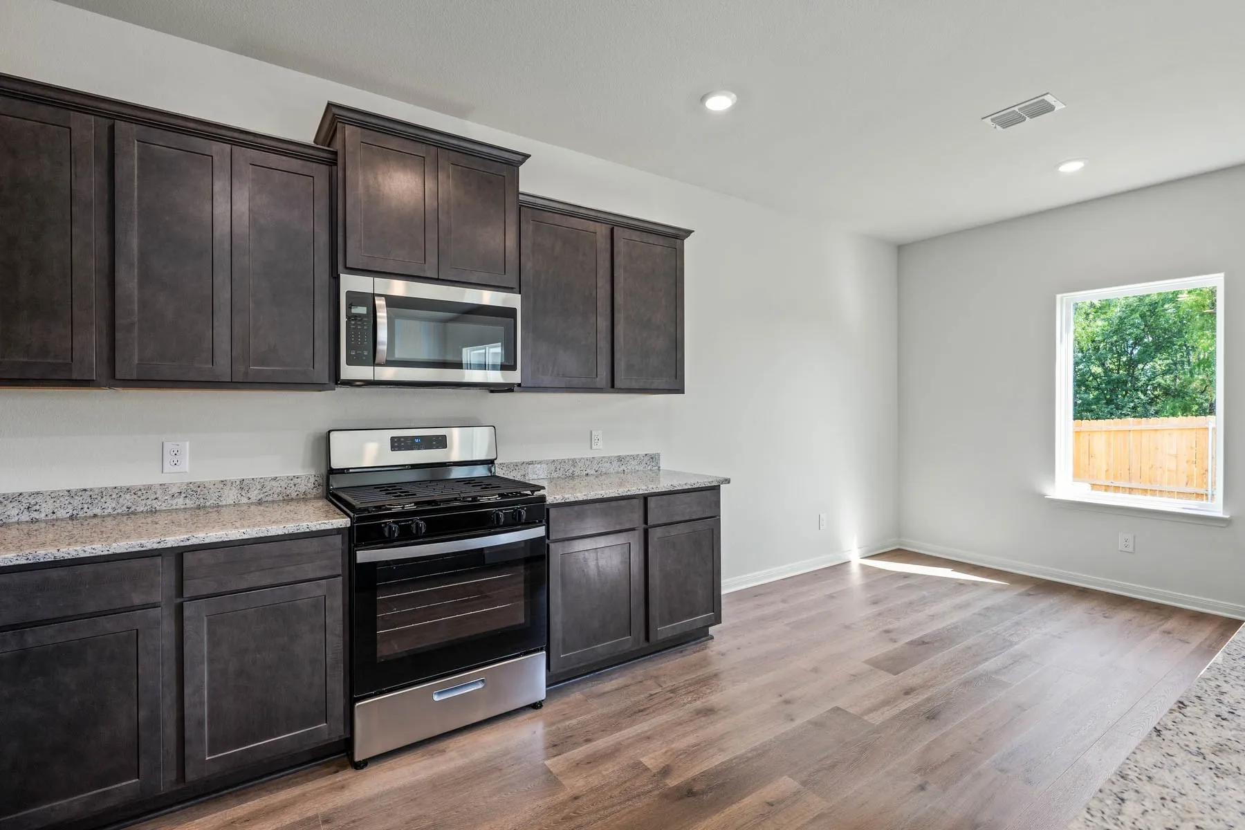 Single Family Residence For Sale in Denton County , 13805 Turtle Mountain Road, Ponder, Texas 76259, 3 Bedroom, 3 Bathroom, 2 Garage spaces, 1,561 Sqft, built in 2024, Price $301,900, mls#21363012, Real Estate Agent in Ponder, Homes For Sale in Denton county, Homes For Sale in Ponder, Realtor in Ponder Texas, Real Estate Brokerage Independent Realty Texas, Luminita Cordes Realtor