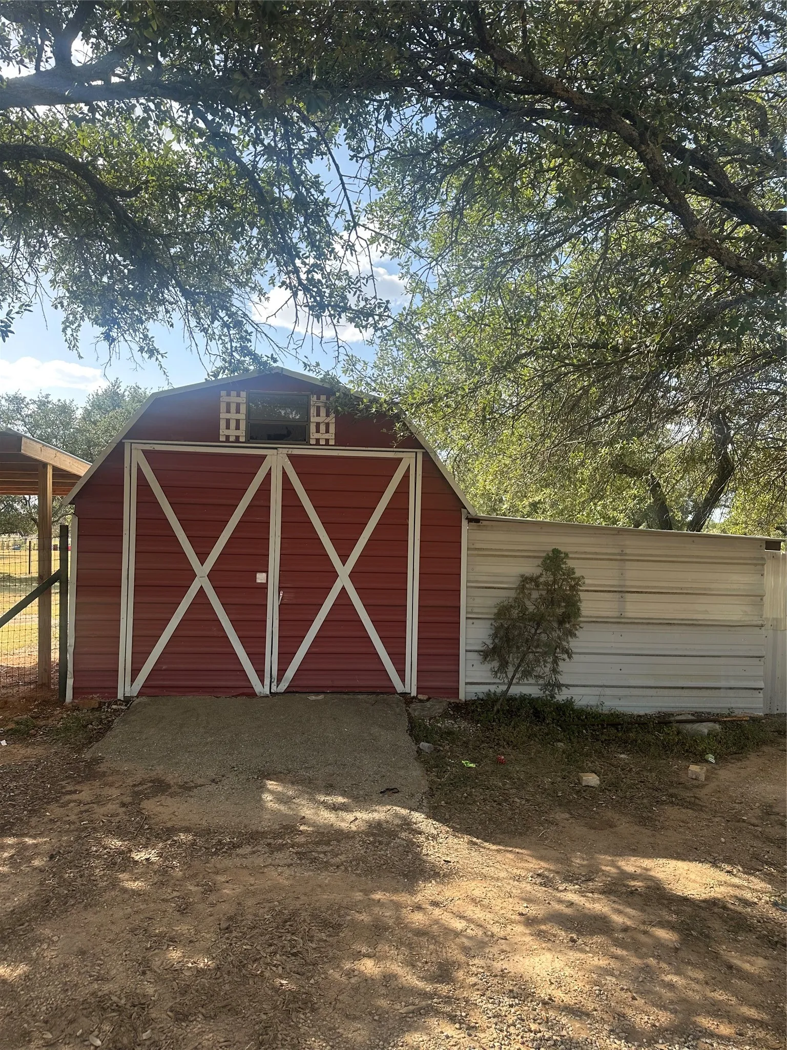 Single Family Residence For Sale in Brown County , 5251 FM 2126, Brownwood, Texas 76801, 3 Bedroom, 2 Bathroom, 2 Garage spaces, 2,060 Sqft, built in 1992, mls#21356310, Real Estate Agent in Brownwood, Homes For Sale in Brown county, Homes For Sale in Brownwood, Realtor in Brownwood Texas, Real Estate Brokerage Independent Realty Texas, Luminita Cordes Realtor