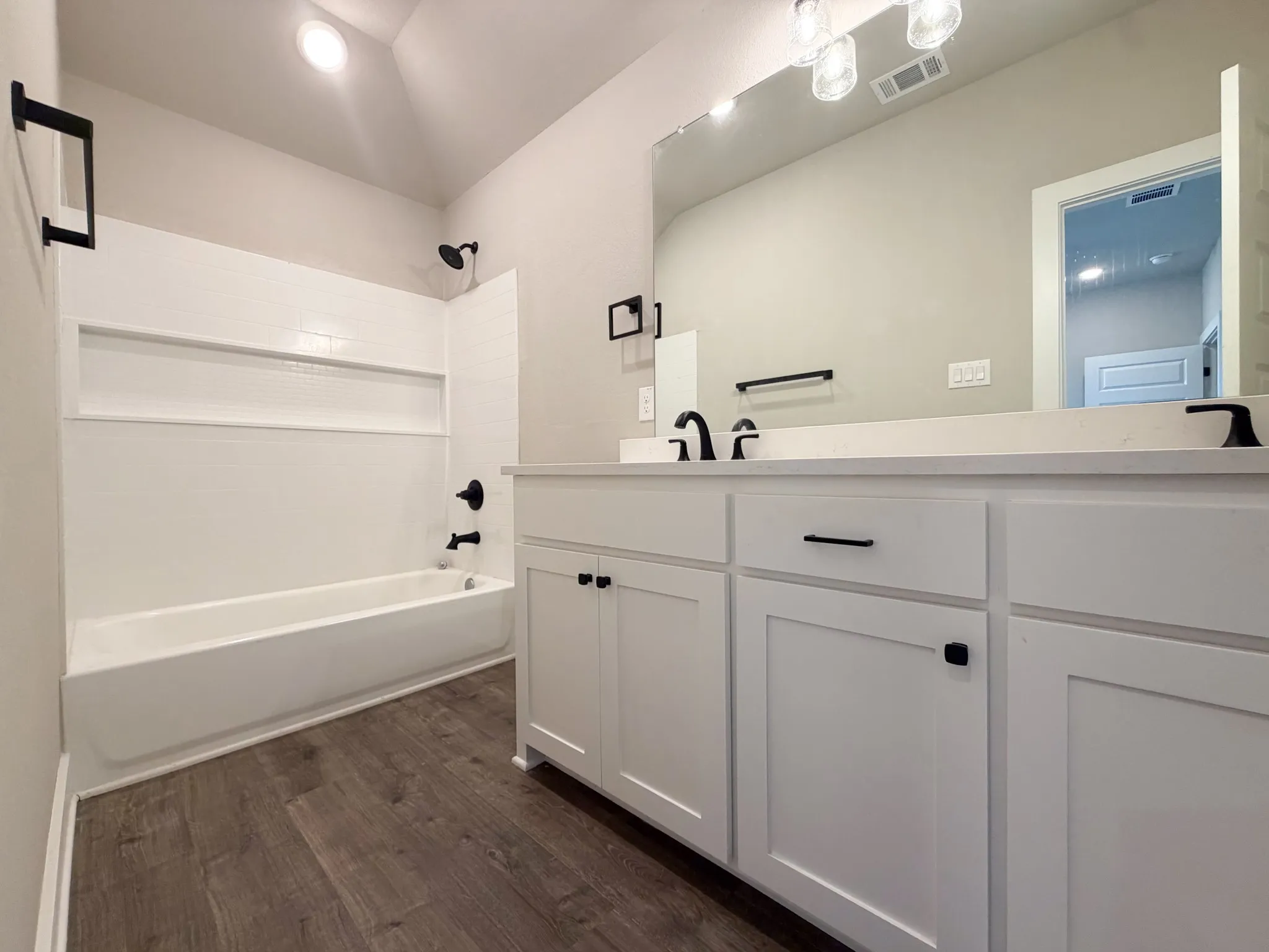 Townhouse For Rent in Johnson County , 920 Cooksey Court B, Grandview, Texas 76050, 3 Bedroom, 3 Bathroom, 2 Garage spaces, 1,584 Sqft, built in 2024, mls#21362849, Real Estate Agent in Grandview, Homes For Rent in Johnson county, Homes For Rent in Grandview, Realtor in Grandview Texas, Real Estate Brokerage Independent Realty Texas, Luminita Cordes Realtor