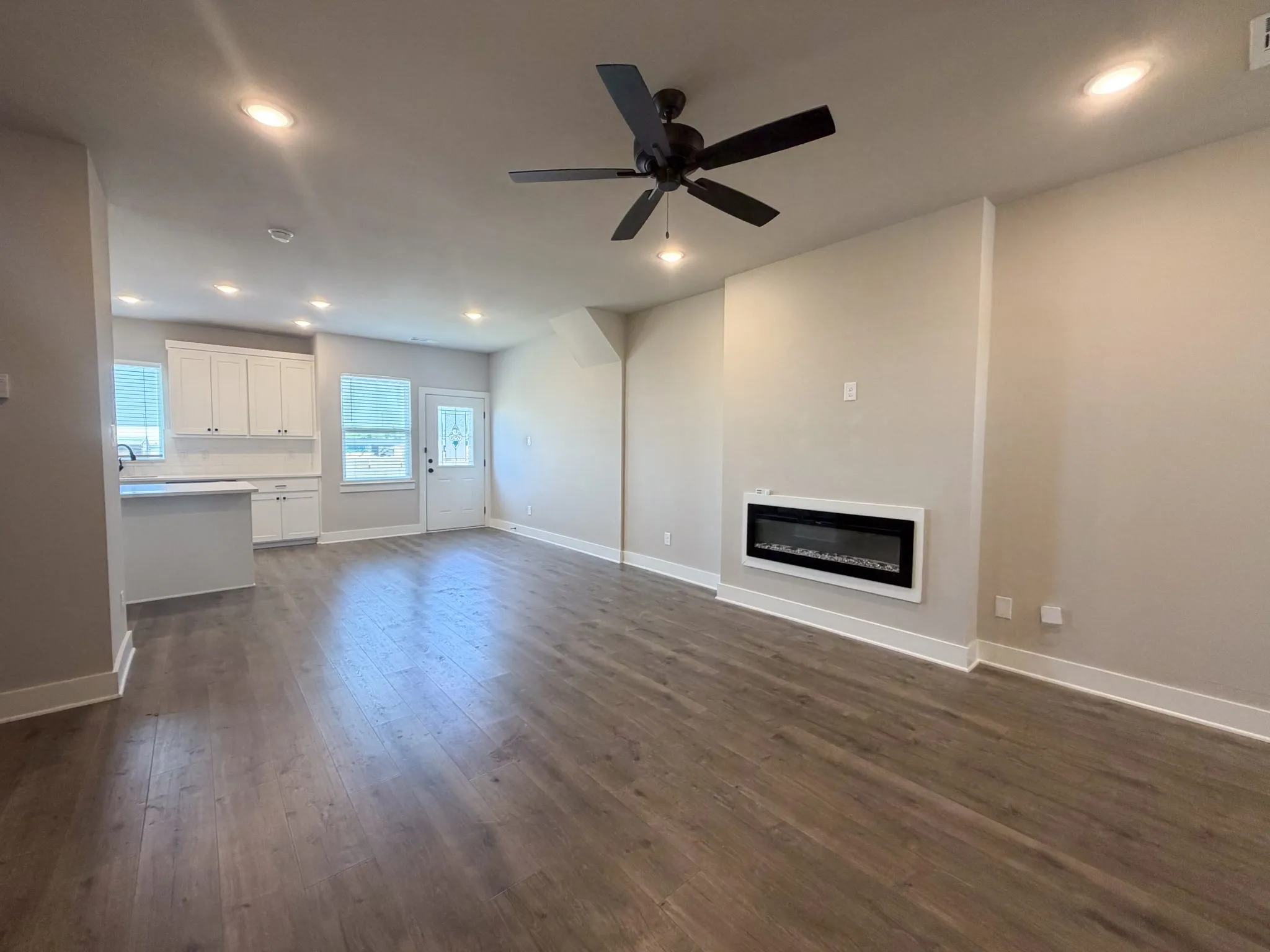 Townhouse For Rent in Johnson County , 920 Cooksey Court B, Grandview, Texas 76050, 3 Bedroom, 3 Bathroom, 2 Garage spaces, 1,584 Sqft, built in 2024, mls#21362849, Real Estate Agent in Grandview, Homes For Rent in Johnson county, Homes For Rent in Grandview, Realtor in Grandview Texas, Real Estate Brokerage Independent Realty Texas, Luminita Cordes Realtor