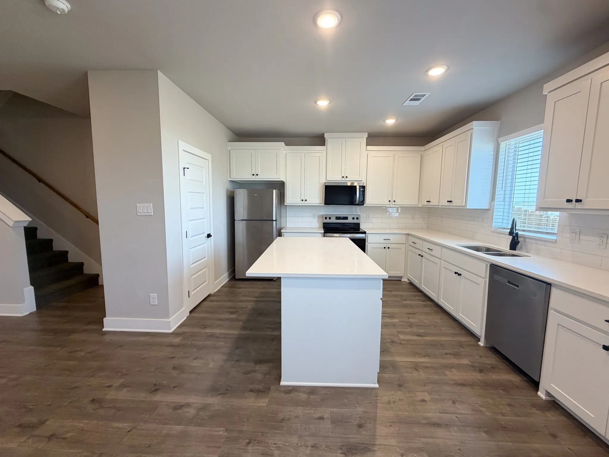 Townhouse For Rent in Johnson County , 920 Cooksey Court B, Grandview, Texas 76050, 3 Bedroom, 3 Bathroom, 2 Garage spaces, 1,584 Sqft, built in 2024, mls#21362849, Real Estate Agent in Grandview, Homes For Rent in Johnson county, Homes For Rent in Grandview, Realtor in Grandview Texas, Real Estate Brokerage Independent Realty Texas, Luminita Cordes Realtor