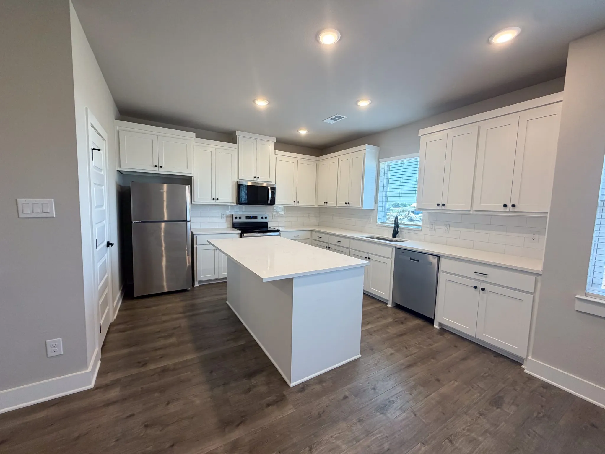 Townhouse For Rent in Johnson County , 920 Cooksey Court B, Grandview, Texas 76050, 3 Bedroom, 3 Bathroom, 2 Garage spaces, 1,584 Sqft, built in 2024, mls#21362849, Real Estate Agent in Grandview, Homes For Rent in Johnson county, Homes For Rent in Grandview, Realtor in Grandview Texas, Real Estate Brokerage Independent Realty Texas, Luminita Cordes Realtor