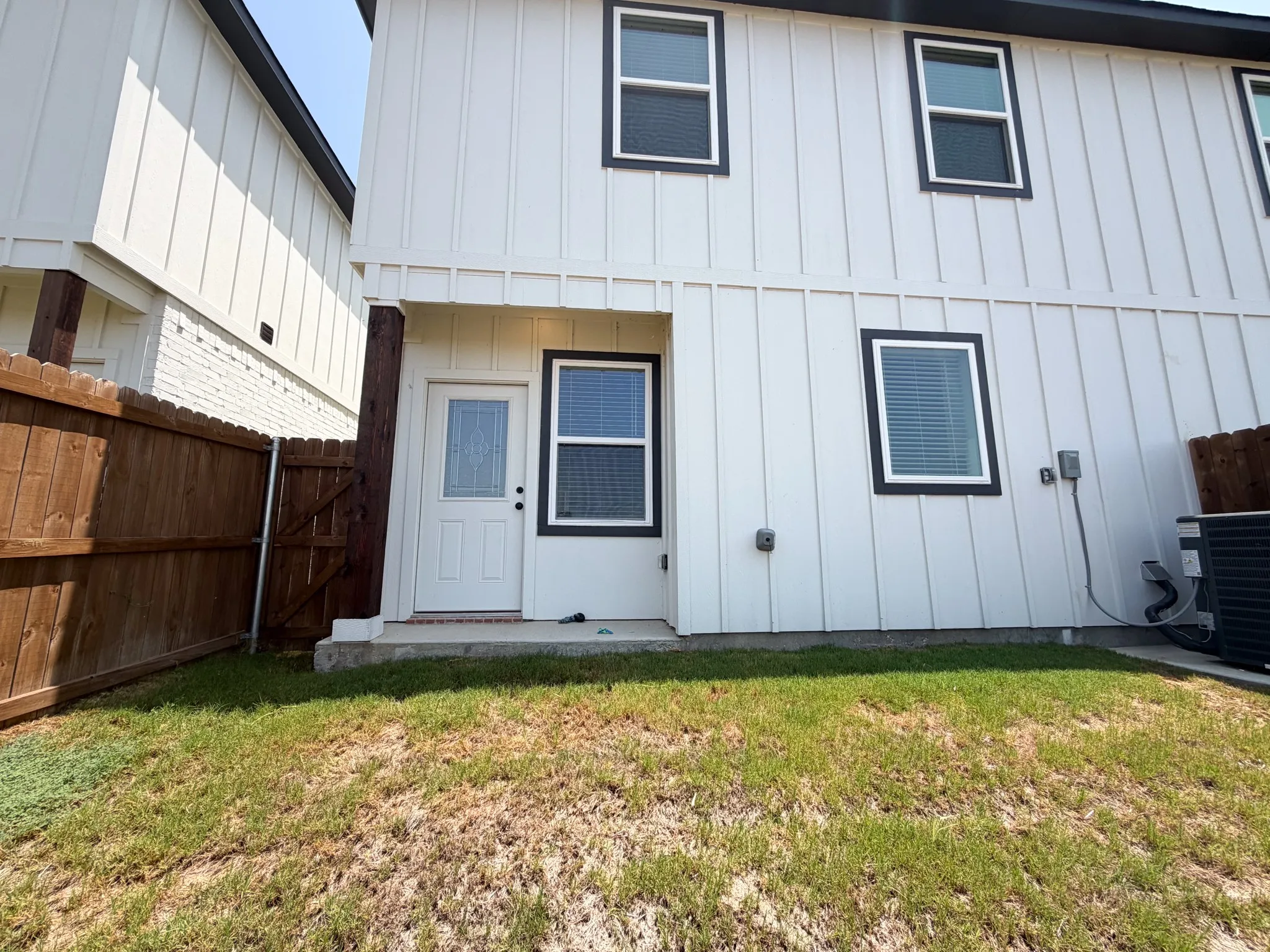 Townhouse For Rent in Johnson County , 920 Cooksey Court B, Grandview, Texas 76050, 3 Bedroom, 3 Bathroom, 2 Garage spaces, 1,584 Sqft, built in 2024, mls#21362849, Real Estate Agent in Grandview, Homes For Rent in Johnson county, Homes For Rent in Grandview, Realtor in Grandview Texas, Real Estate Brokerage Independent Realty Texas, Luminita Cordes Realtor