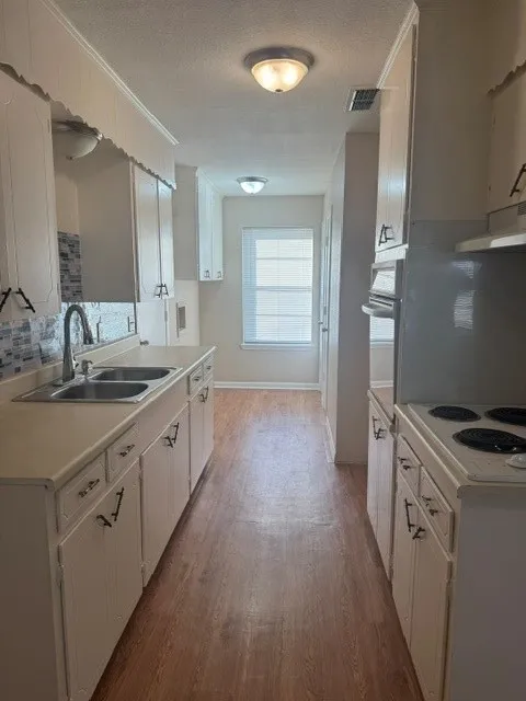 Single Family Residence For Rent in Kaufman County , 111 Freeman Street, Terrell, Texas 75160, 4 Bedroom, 2 Bathroom, Garage spaces, 1,052 Sqft, built in 1971, mls#21362793, Real Estate Agent in Terrell, Homes For Rent in Kaufman county, Homes For Rent in Terrell, Realtor in Terrell Texas, Real Estate Brokerage Independent Realty Texas, Luminita Cordes Realtor