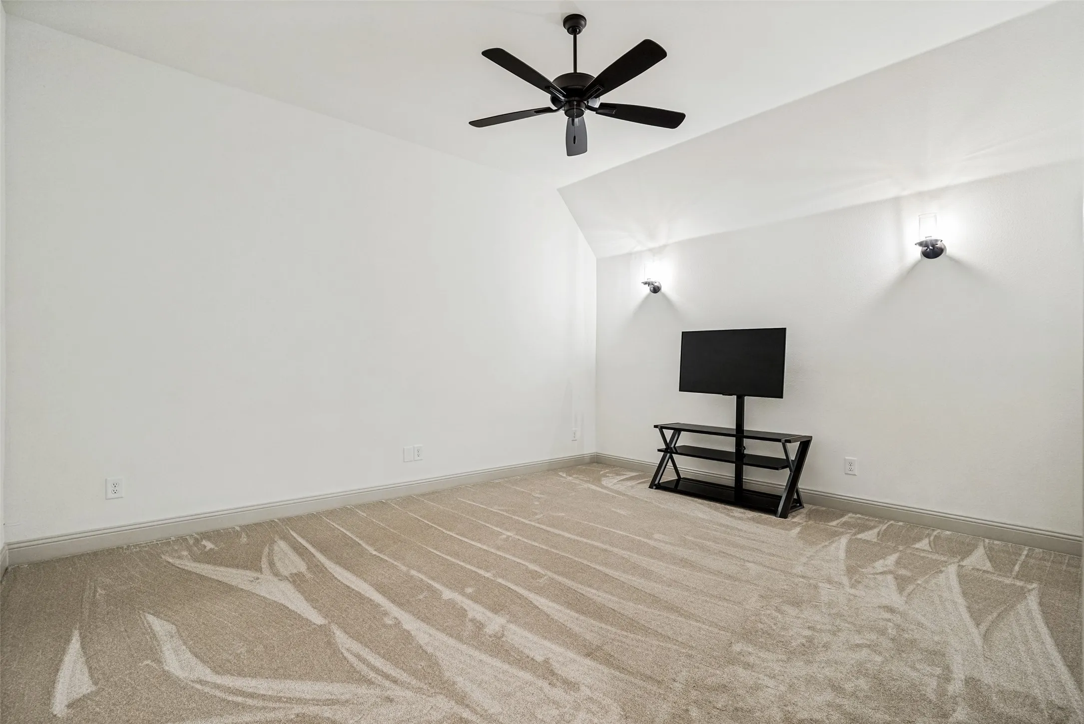 Single Family Residence For Rent in Parker County , 9459 Zion Hill Road, Poolville, Texas 76487, 3 Bedroom, 3 Bathroom, 3 Garage spaces, 2,921 Sqft, built in 2024, mls#21361842, Real Estate Agent in Poolville, Homes For Rent in Parker county, Homes For Rent in Poolville, Realtor in Poolville Texas, Real Estate Brokerage Independent Realty Texas, Luminita Cordes Realtor