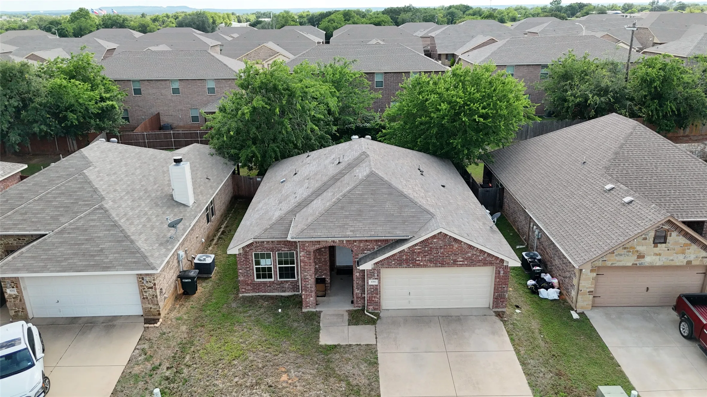 Single Family Residence For Sale in Hood County , 4204 Sapphire Lane, Granbury, Texas 76049, 3 Bedroom, 2 Bathroom, 2 Garage spaces, 1,262 Sqft, built in 2011, mls#21359770, Real Estate Agent in Granbury, Homes For Sale in Hood county, Homes For Sale in Granbury, Realtor in Granbury Texas, Real Estate Brokerage Independent Realty Texas, Luminita Cordes Realtor