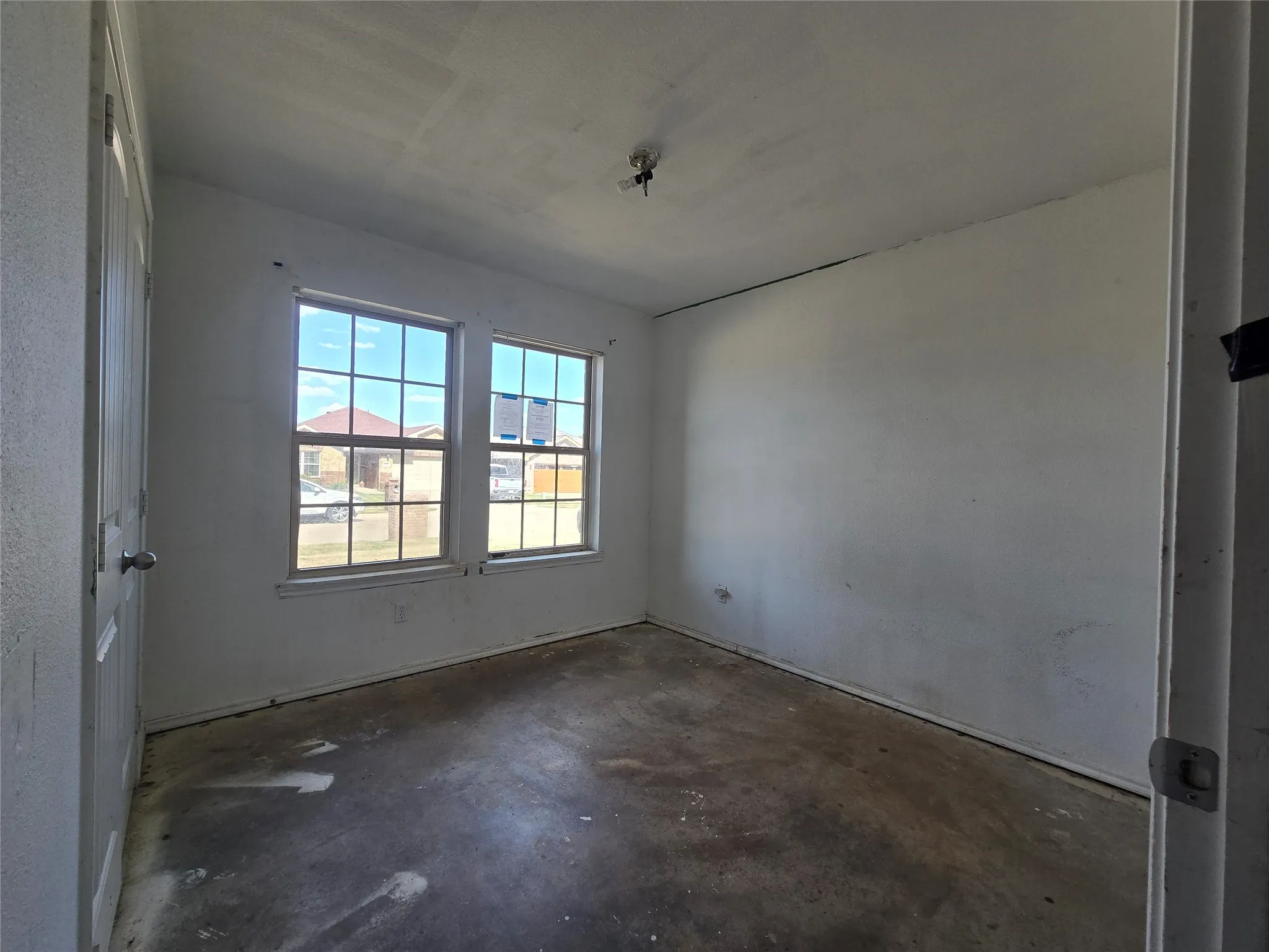 Single Family Residence For Sale in Hood County , 4204 Sapphire Lane, Granbury, Texas 76049, 3 Bedroom, 2 Bathroom, 2 Garage spaces, 1,262 Sqft, built in 2011, mls#21359770, Real Estate Agent in Granbury, Homes For Sale in Hood county, Homes For Sale in Granbury, Realtor in Granbury Texas, Real Estate Brokerage Independent Realty Texas, Luminita Cordes Realtor