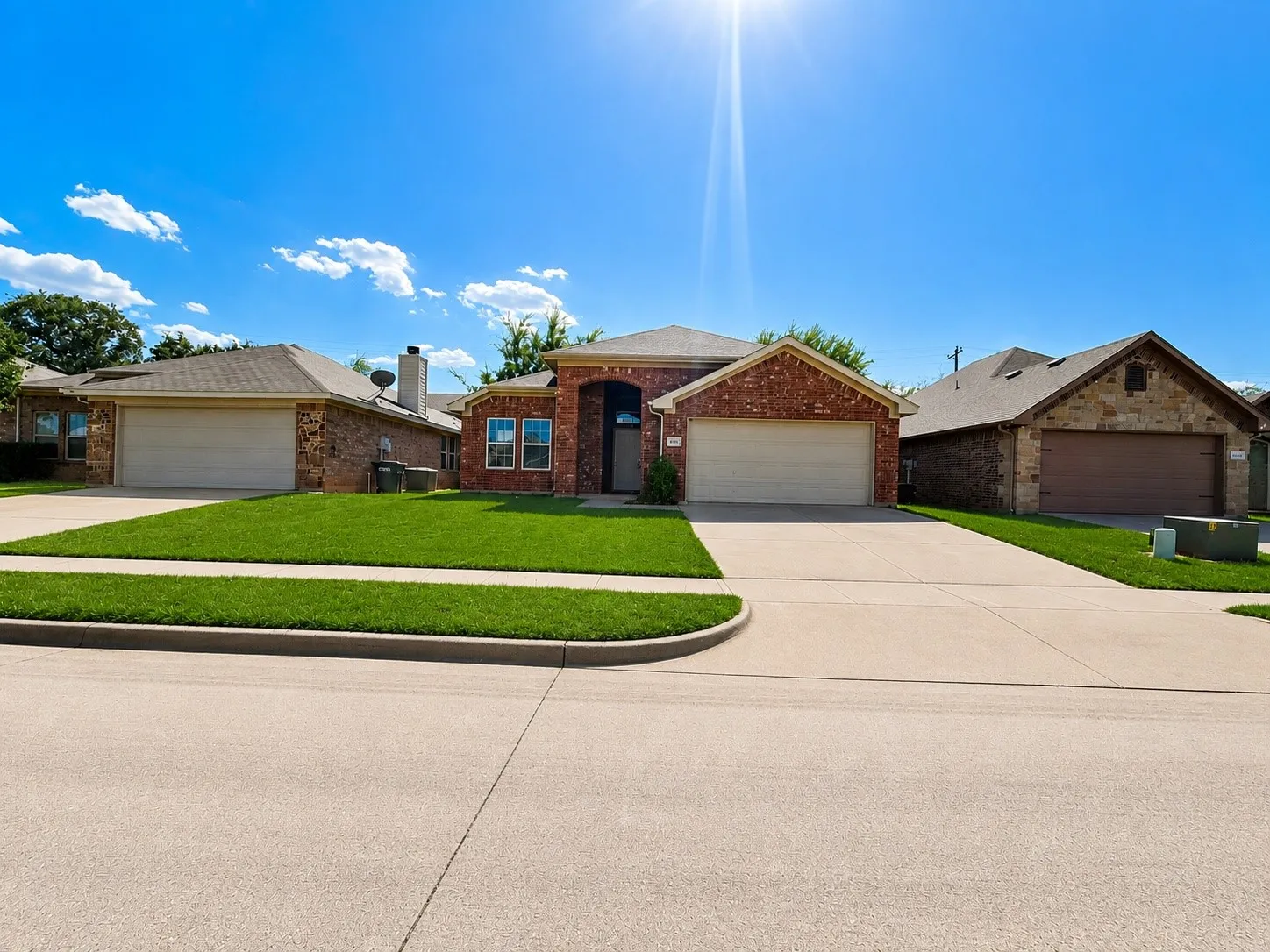 Single Family Residence For Sale in Hood County , 4204 Sapphire Lane, Granbury, Texas 76049, 3 Bedroom, 2 Bathroom, 2 Garage spaces, 1,262 Sqft, built in 2011, mls#21359770, Real Estate Agent in Granbury, Homes For Sale in Hood county, Homes For Sale in Granbury, Realtor in Granbury Texas, Real Estate Brokerage Independent Realty Texas, Luminita Cordes Realtor
