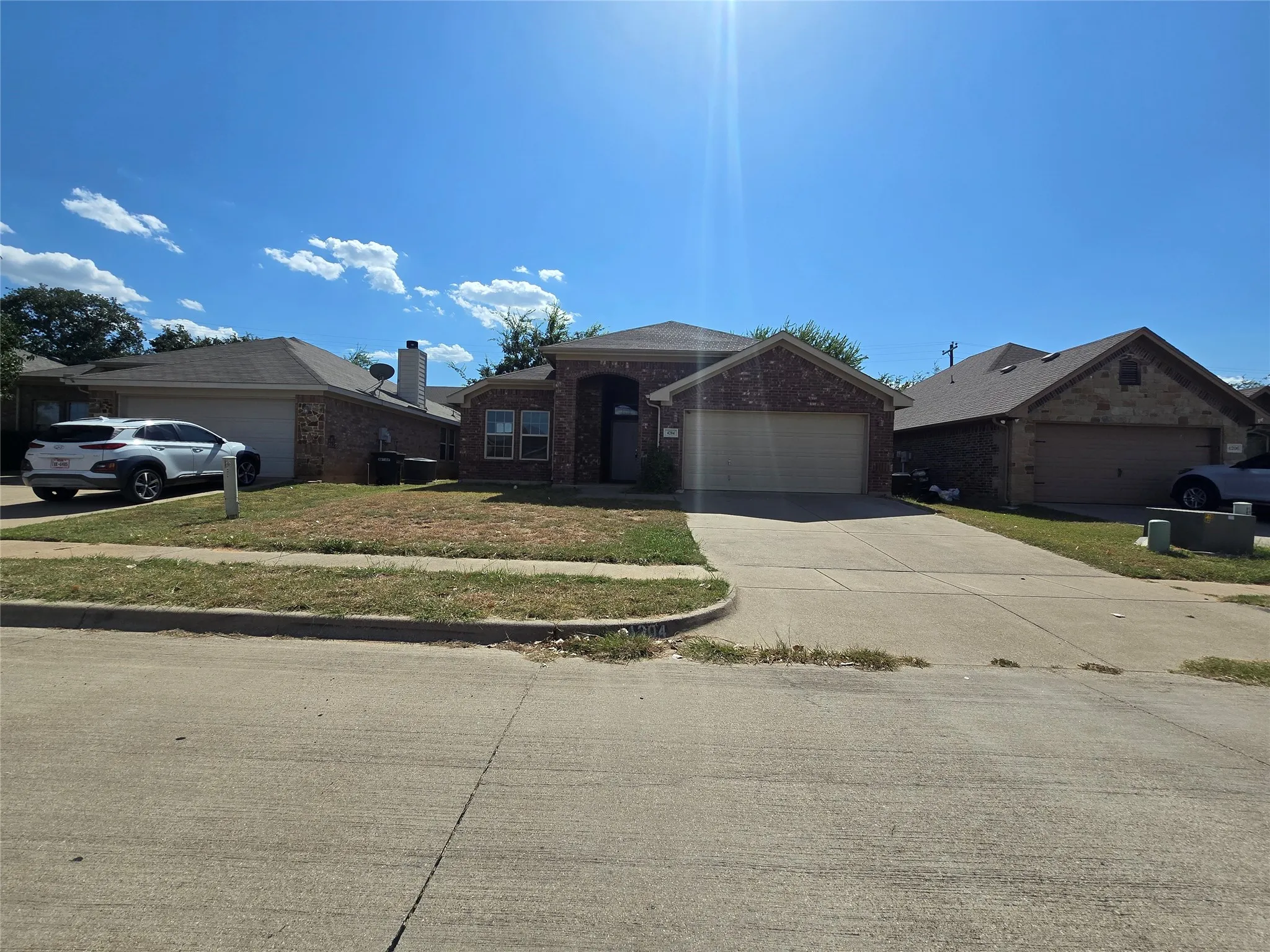 Single Family Residence For Sale in Hood County , 4204 Sapphire Lane, Granbury, Texas 76049, 3 Bedroom, 2 Bathroom, 2 Garage spaces, 1,262 Sqft, built in 2011, mls#21359770, Real Estate Agent in Granbury, Homes For Sale in Hood county, Homes For Sale in Granbury, Realtor in Granbury Texas, Real Estate Brokerage Independent Realty Texas, Luminita Cordes Realtor