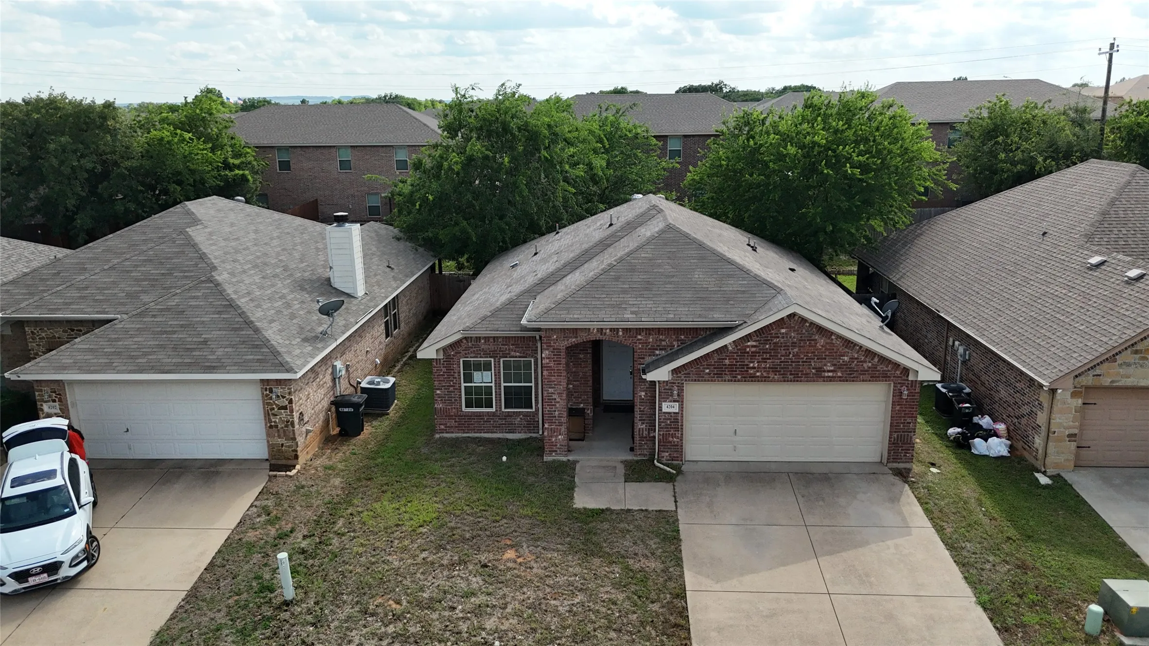 Single Family Residence For Sale in Hood County , 4204 Sapphire Lane, Granbury, Texas 76049, 3 Bedroom, 2 Bathroom, 2 Garage spaces, 1,262 Sqft, built in 2011, mls#21359770, Real Estate Agent in Granbury, Homes For Sale in Hood county, Homes For Sale in Granbury, Realtor in Granbury Texas, Real Estate Brokerage Independent Realty Texas, Luminita Cordes Realtor