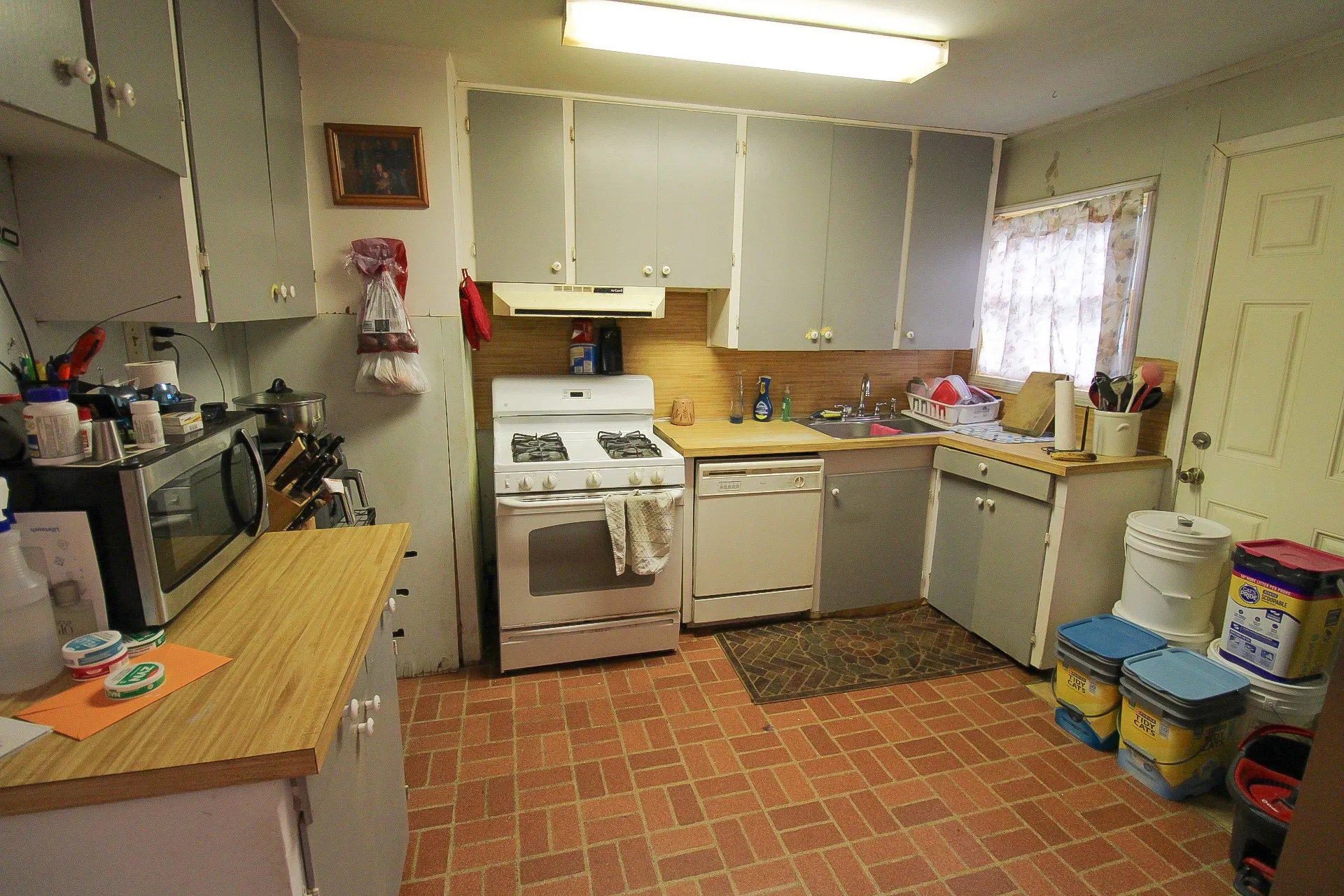 Single Family Residence For Sale in Bowie County , 204 Roosevelt, Hooks, Texas 75561, 3 Bedroom, 1 Bathroom, Garage spaces, 1,428 Sqft, built in 1970, mls#21361680, Real Estate Agent in Hooks, Homes For Sale in Bowie county, Homes For Sale in Hooks, Realtor in Hooks Texas, Real Estate Brokerage Independent Realty Texas, Luminita Cordes Realtor