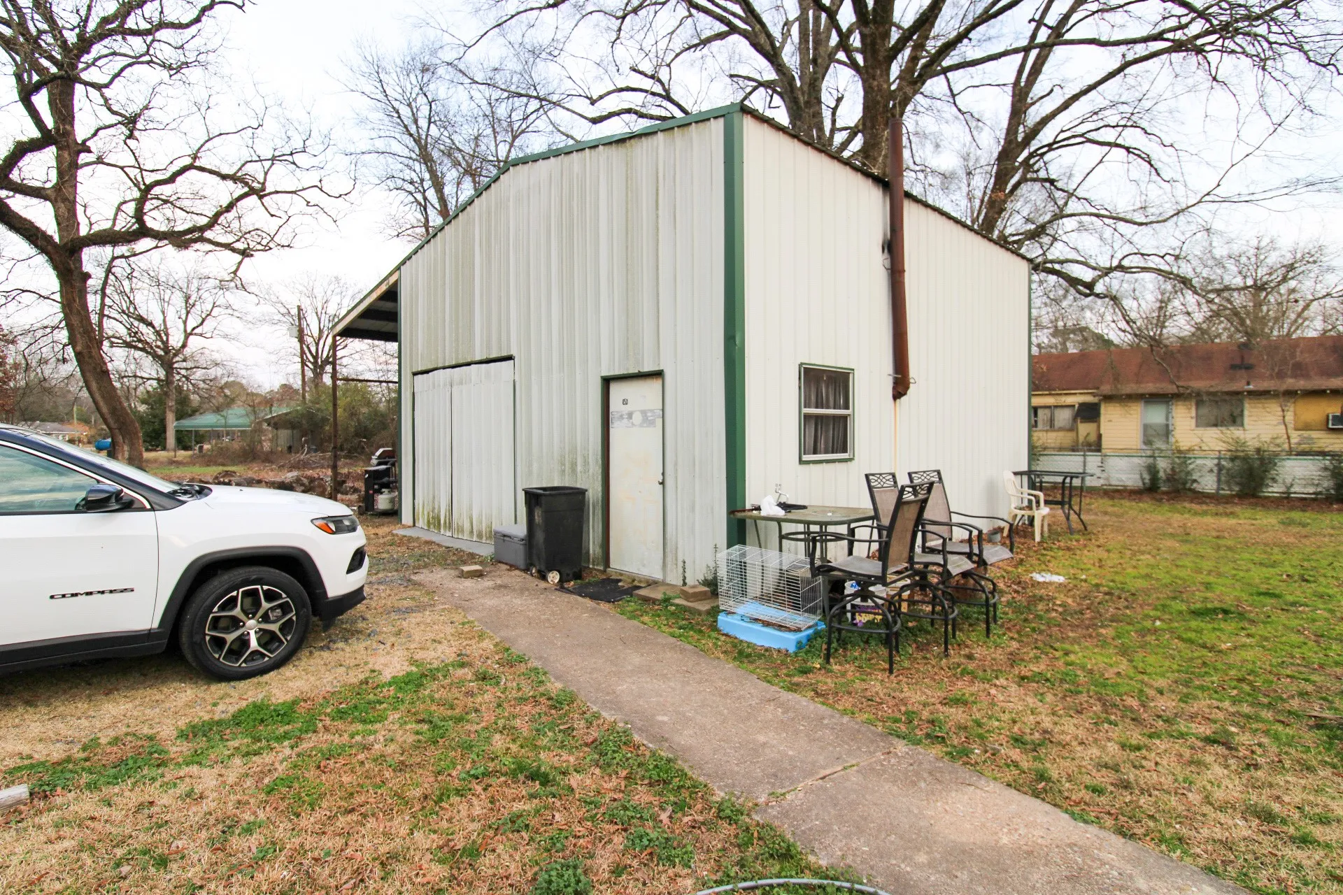 Single Family Residence For Sale in Bowie County , 204 Roosevelt, Hooks, Texas 75561, 3 Bedroom, 1 Bathroom, Garage spaces, 1,428 Sqft, built in 1970, mls#21361680, Real Estate Agent in Hooks, Homes For Sale in Bowie county, Homes For Sale in Hooks, Realtor in Hooks Texas, Real Estate Brokerage Independent Realty Texas, Luminita Cordes Realtor