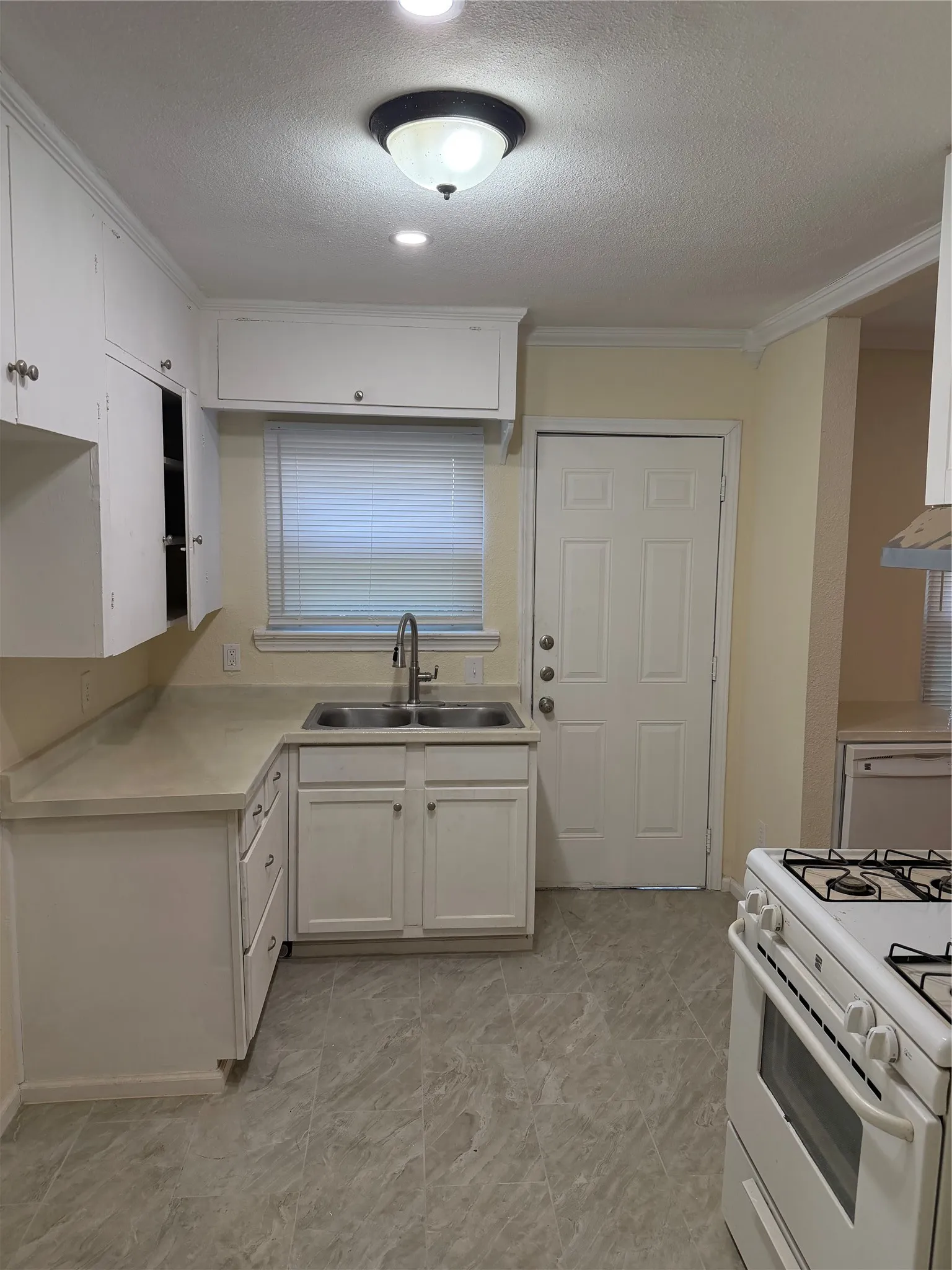 Single Family Residence For Rent in Dallas County , 628 Cedar Drive, Garland, Texas 75040, 3 Bedroom, 2 Bathroom, Garage spaces, 1,062 Sqft, built in 1949, mls#21362903, Real Estate Agent in Garland, Homes For Rent in Dallas county, Homes For Rent in Garland, Realtor in Garland Texas, Real Estate Brokerage Independent Realty Texas, Luminita Cordes Realtor