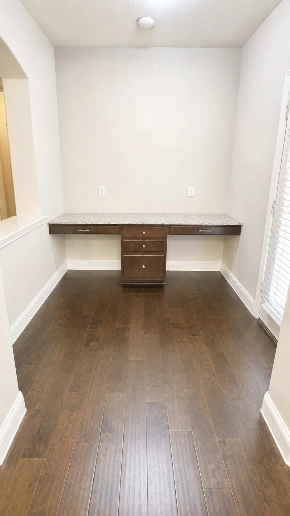 Single Family Residence For Rent in Denton County , 7304 Elm Grove Lane, Little Elm, Texas 76227, 3 Bedroom, 2 Bathroom, 2 Garage spaces, 1,802 Sqft, built in 2019, mls#21363028, Real Estate Agent in Little Elm, Homes For Rent in Denton county, Homes For Rent in Little Elm, Realtor in Little Elm Texas, Real Estate Brokerage Independent Realty Texas, Luminita Cordes Realtor