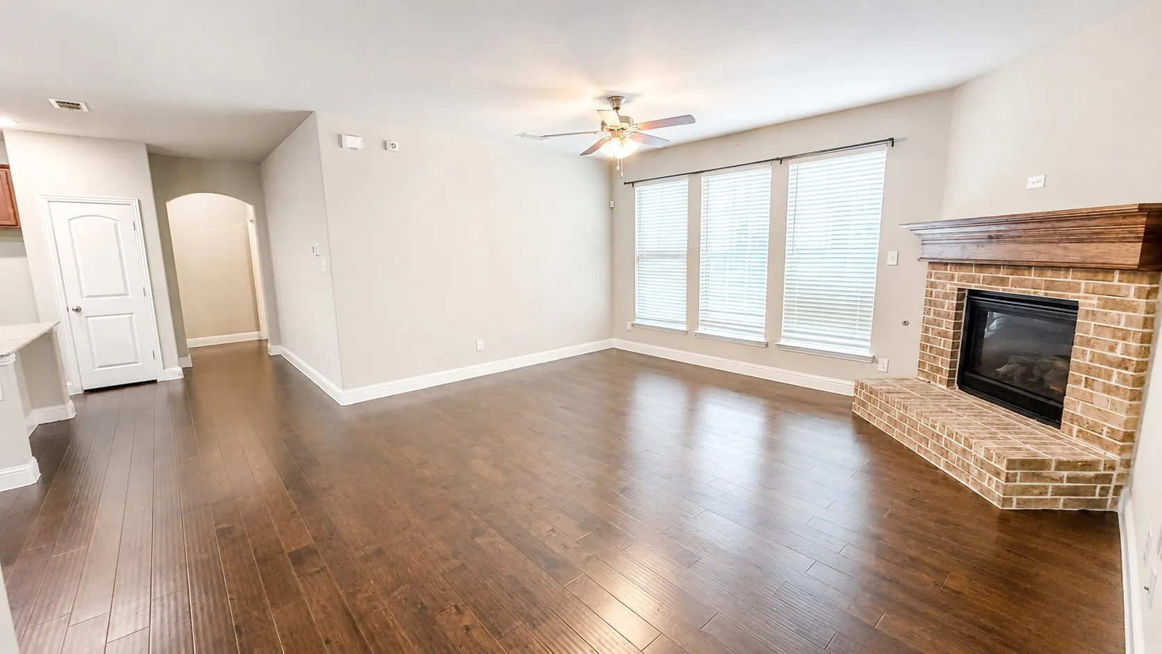 Single Family Residence For Rent in Denton County , 7304 Elm Grove Lane, Little Elm, Texas 76227, 3 Bedroom, 2 Bathroom, 2 Garage spaces, 1,802 Sqft, built in 2019, mls#21363028, Real Estate Agent in Little Elm, Homes For Rent in Denton county, Homes For Rent in Little Elm, Realtor in Little Elm Texas, Real Estate Brokerage Independent Realty Texas, Luminita Cordes Realtor