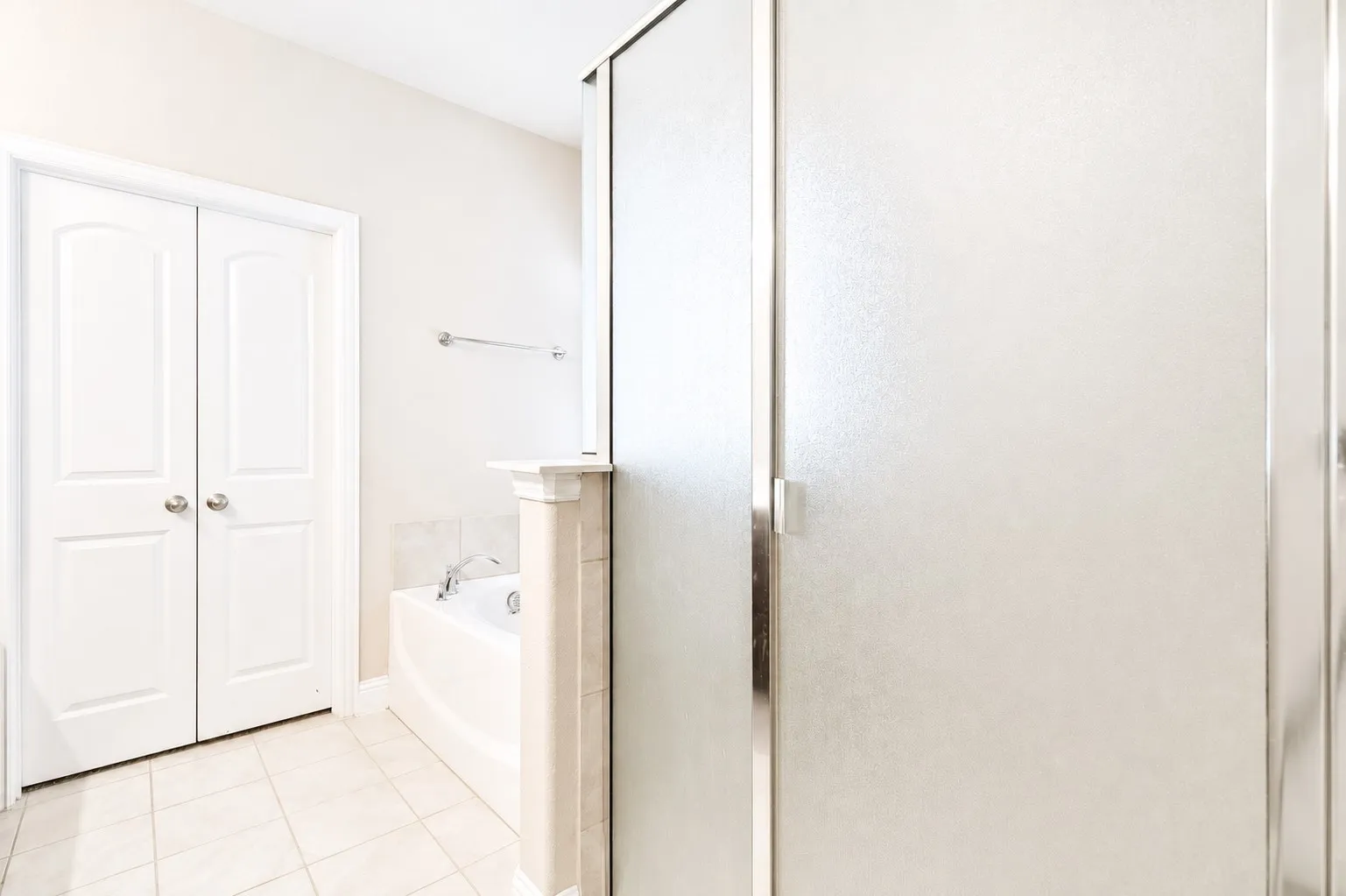 Single Family Residence For Rent in Denton County , 7304 Elm Grove Lane, Little Elm, Texas 76227, 3 Bedroom, 2 Bathroom, 2 Garage spaces, 1,802 Sqft, built in 2019, mls#21363028, Real Estate Agent in Little Elm, Homes For Rent in Denton county, Homes For Rent in Little Elm, Realtor in Little Elm Texas, Real Estate Brokerage Independent Realty Texas, Luminita Cordes Realtor