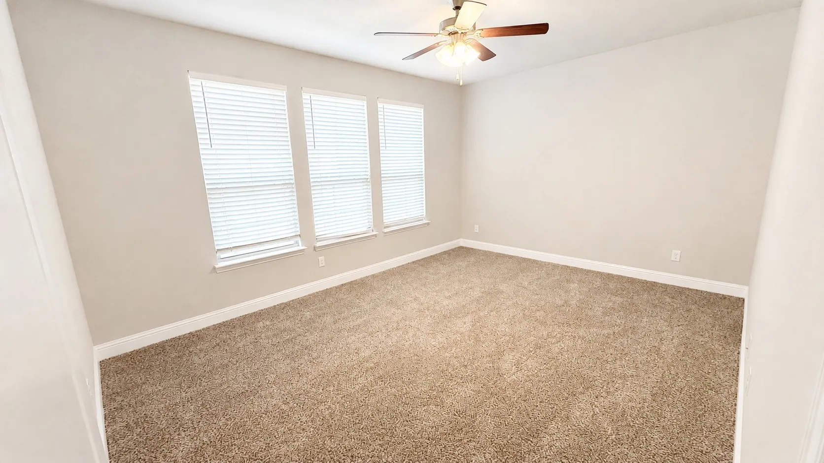 Single Family Residence For Rent in Denton County , 7304 Elm Grove Lane, Little Elm, Texas 76227, 3 Bedroom, 2 Bathroom, 2 Garage spaces, 1,802 Sqft, built in 2019, mls#21363028, Real Estate Agent in Little Elm, Homes For Rent in Denton county, Homes For Rent in Little Elm, Realtor in Little Elm Texas, Real Estate Brokerage Independent Realty Texas, Luminita Cordes Realtor