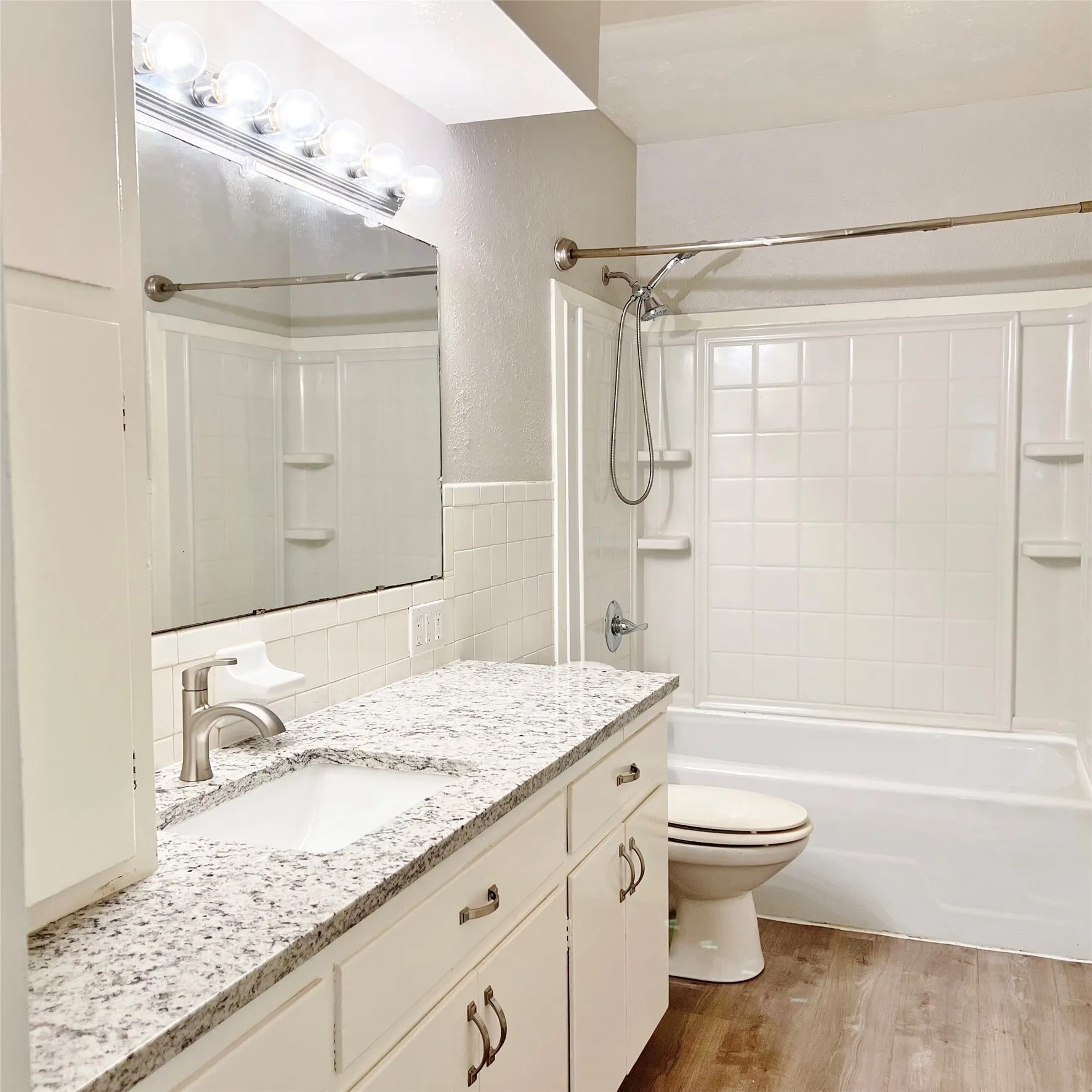 Single Family Residence For Rent in Ellis County , 1420 Hillside Drive, Midlothian, Texas 76065, 3 Bedroom, 2 Bathroom, 2 Garage spaces, 1,415 Sqft, built in 1968, mls#21362743, Real Estate Agent in Midlothian, Homes For Rent in Ellis county, Homes For Rent in Midlothian, Realtor in Midlothian Texas, Real Estate Brokerage Independent Realty Texas, Luminita Cordes Realtor