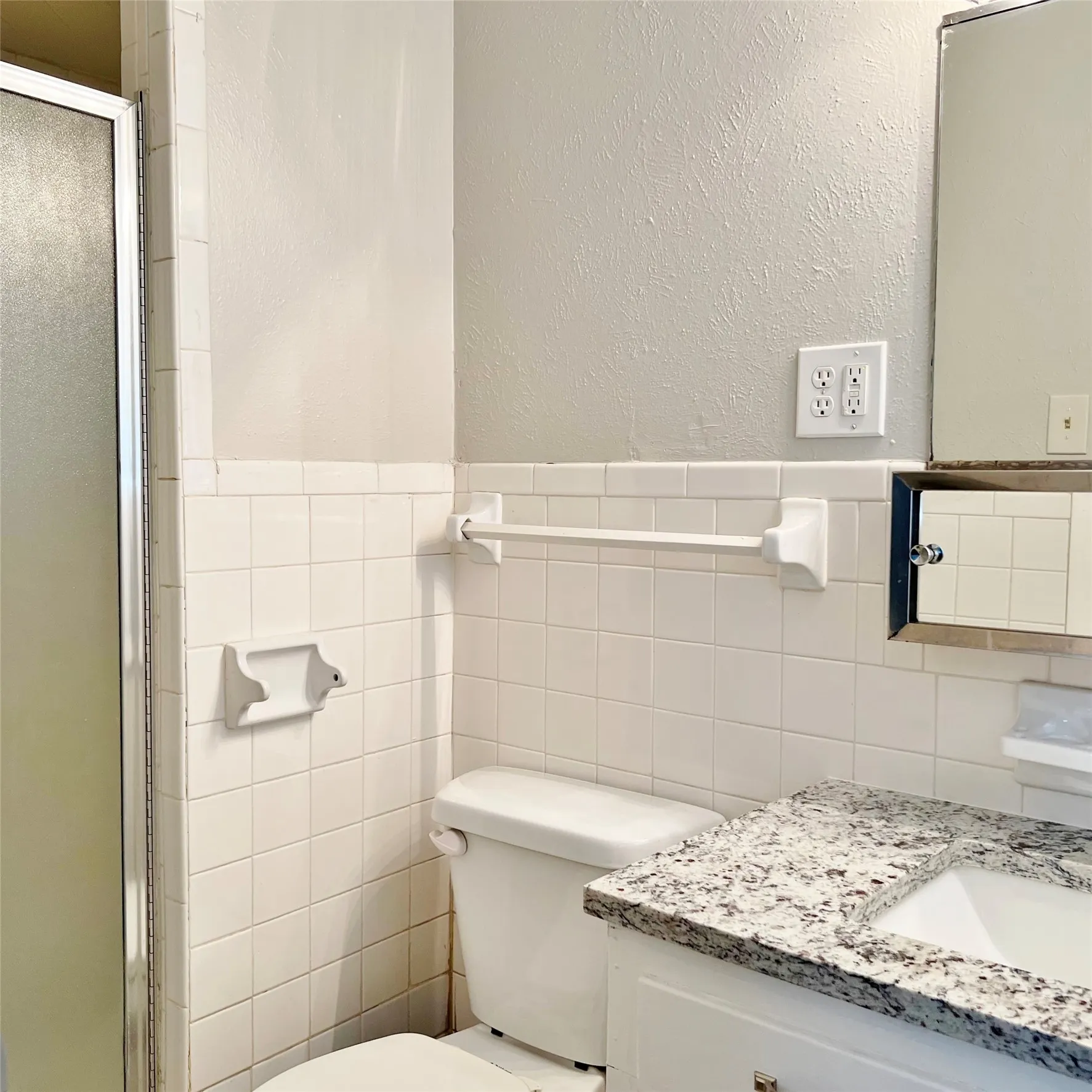 Single Family Residence For Rent in Ellis County , 1420 Hillside Drive, Midlothian, Texas 76065, 3 Bedroom, 2 Bathroom, 2 Garage spaces, 1,415 Sqft, built in 1968, mls#21362743, Real Estate Agent in Midlothian, Homes For Rent in Ellis county, Homes For Rent in Midlothian, Realtor in Midlothian Texas, Real Estate Brokerage Independent Realty Texas, Luminita Cordes Realtor