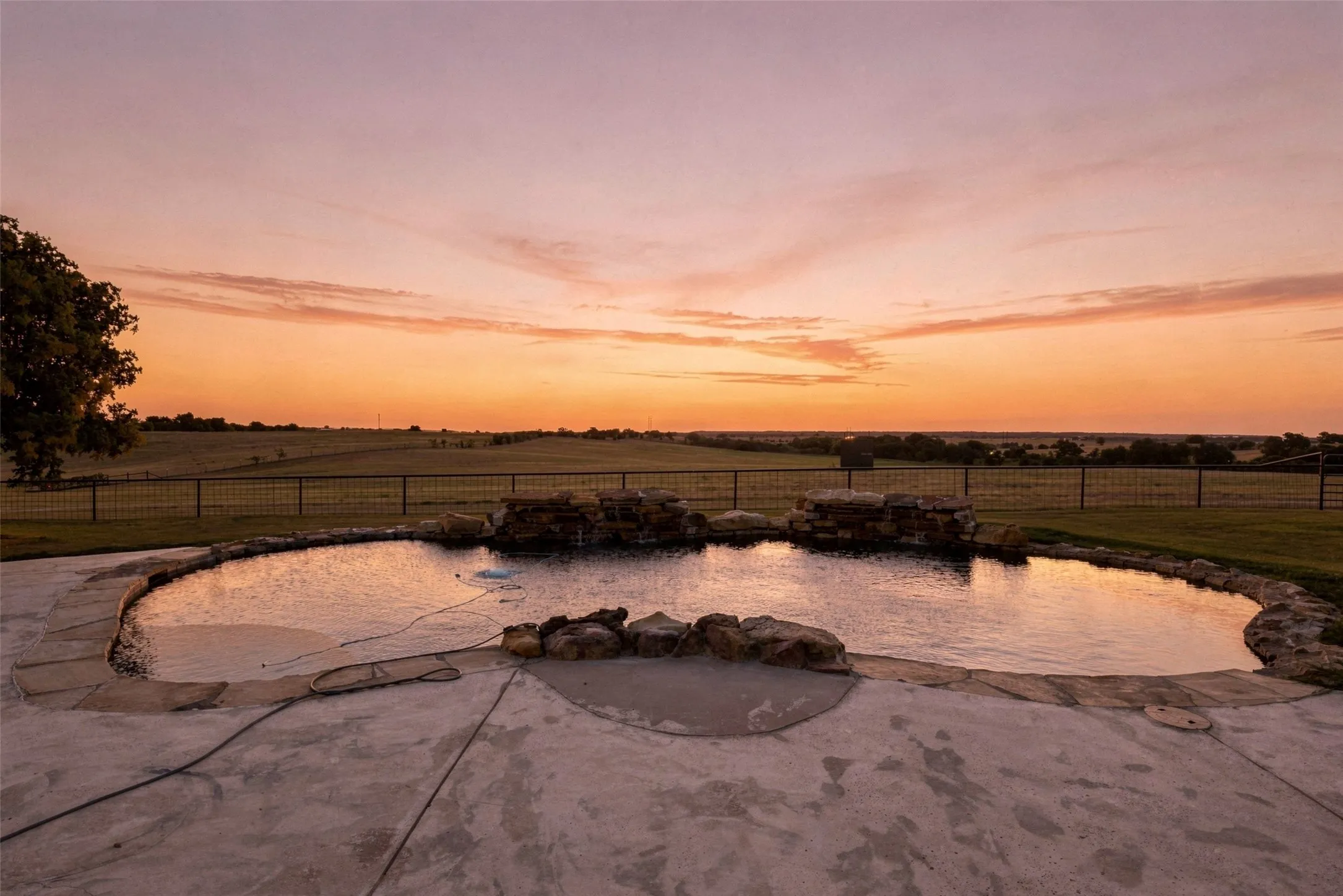 Farm For Sale in Mc Lennan County , 894 Blue Cut Road N, Mc Gregor, Texas 76657, 5 Bedroom, 5 Bathroom, 3 Garage spaces, 4,389 Sqft, built in 2005, Price $2,850,000, mls#21362712, Real Estate Agent in Mc Gregor, Homes For Sale in Mc Lennan county, Homes For Sale in Mc Gregor, Realtor in Mc Gregor Texas, Real Estate Brokerage Independent Realty Texas, Luminita Cordes Realtor