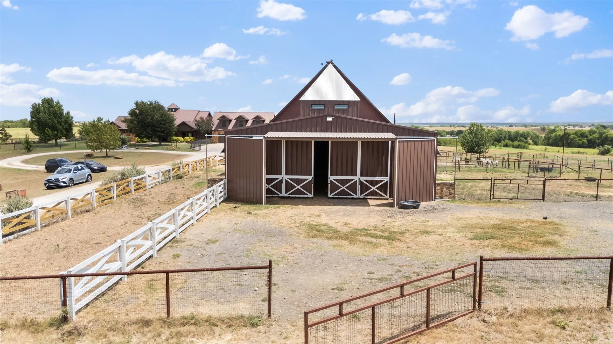 Farm For Sale in Mc Lennan County , 894 Blue Cut Road N, Mc Gregor, Texas 76657, 5 Bedroom, 5 Bathroom, 3 Garage spaces, 4,389 Sqft, built in 2005, Price $2,850,000, mls#21362712, Real Estate Agent in Mc Gregor, Homes For Sale in Mc Lennan county, Homes For Sale in Mc Gregor, Realtor in Mc Gregor Texas, Real Estate Brokerage Independent Realty Texas, Luminita Cordes Realtor