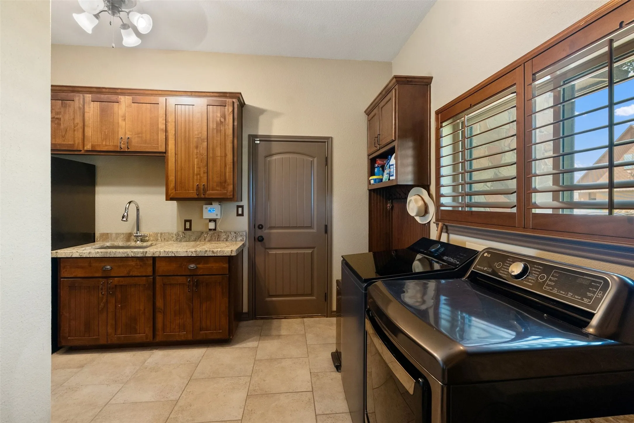 Farm For Sale in Mc Lennan County , 894 Blue Cut Road N, Mc Gregor, Texas 76657, 5 Bedroom, 5 Bathroom, 3 Garage spaces, 4,389 Sqft, built in 2005, Price $2,850,000, mls#21362712, Real Estate Agent in Mc Gregor, Homes For Sale in Mc Lennan county, Homes For Sale in Mc Gregor, Realtor in Mc Gregor Texas, Real Estate Brokerage Independent Realty Texas, Luminita Cordes Realtor