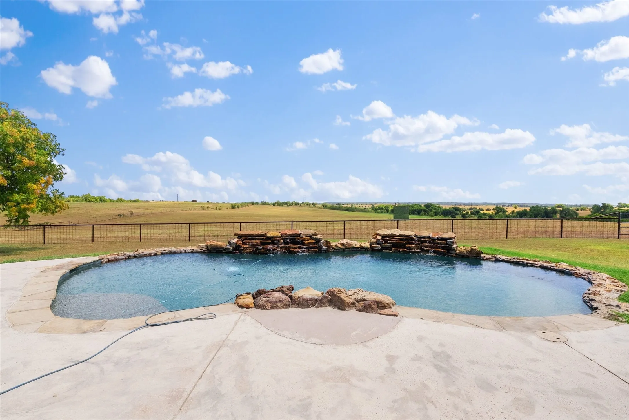 Farm For Sale in Mc Lennan County , 894 Blue Cut Road N, Mc Gregor, Texas 76657, 5 Bedroom, 5 Bathroom, 3 Garage spaces, 4,389 Sqft, built in 2005, Price $2,850,000, mls#21362712, Real Estate Agent in Mc Gregor, Homes For Sale in Mc Lennan county, Homes For Sale in Mc Gregor, Realtor in Mc Gregor Texas, Real Estate Brokerage Independent Realty Texas, Luminita Cordes Realtor
