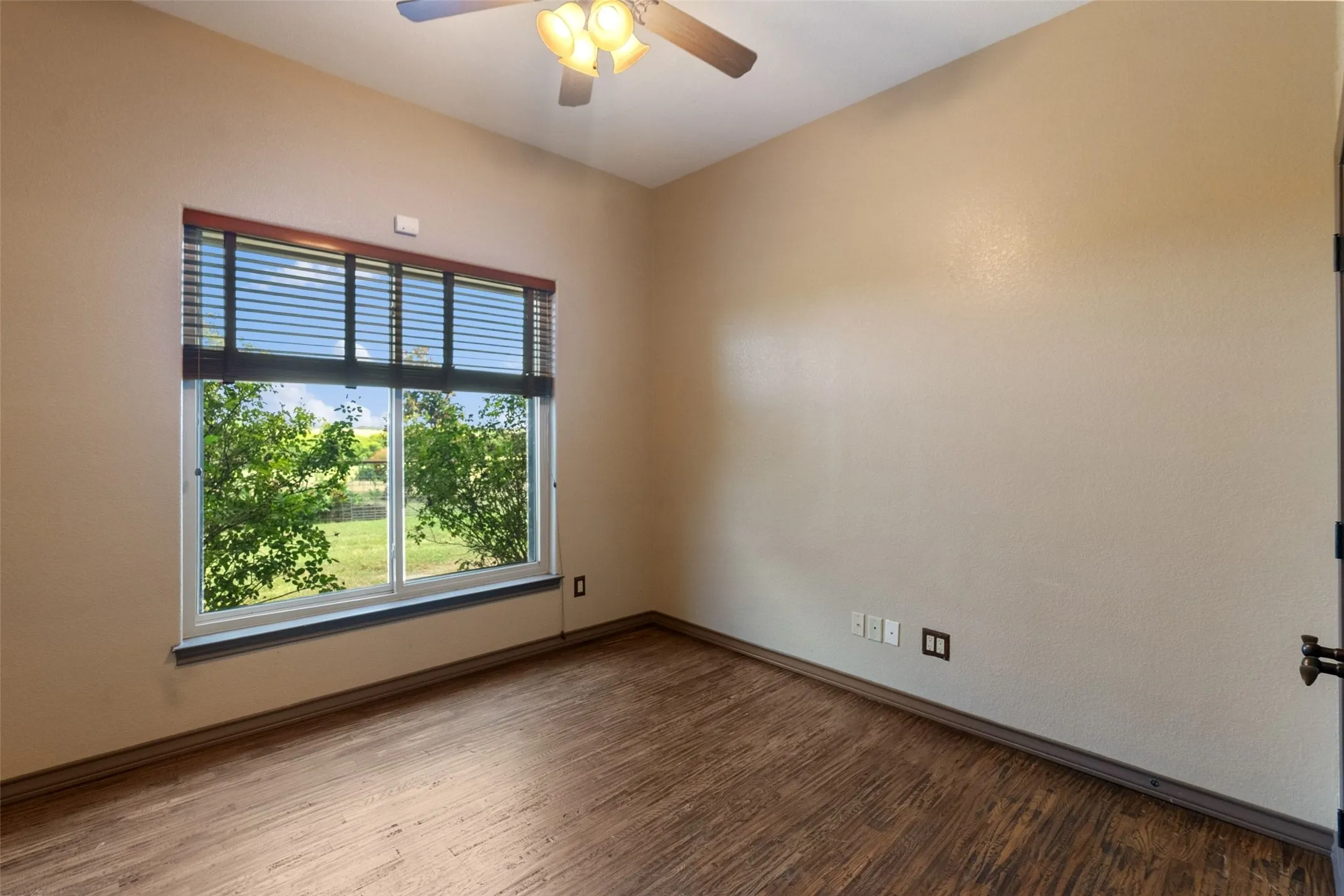 Farm For Sale in Mc Lennan County , 894 Blue Cut Road N, Mc Gregor, Texas 76657, 5 Bedroom, 5 Bathroom, 3 Garage spaces, 4,389 Sqft, built in 2005, Price $2,850,000, mls#21362712, Real Estate Agent in Mc Gregor, Homes For Sale in Mc Lennan county, Homes For Sale in Mc Gregor, Realtor in Mc Gregor Texas, Real Estate Brokerage Independent Realty Texas, Luminita Cordes Realtor