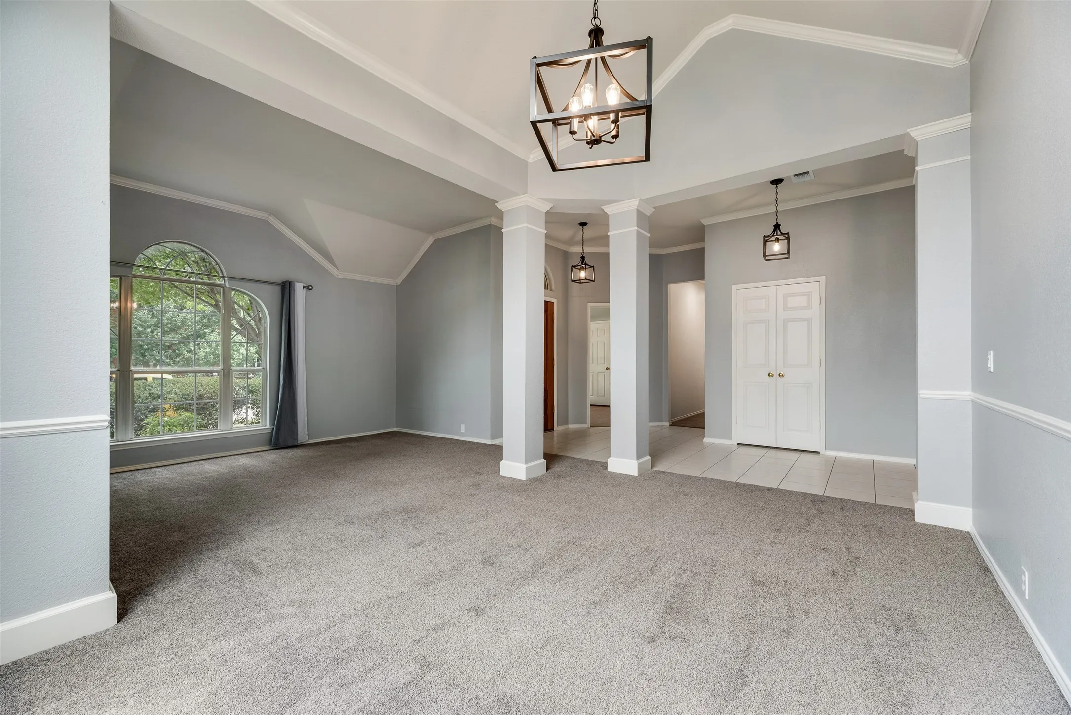 Single Family Residence For Rent in Denton County , 828 Abbots Lane, Denton, Texas 76205, 4 Bedroom, 2 Bathroom, 3 Garage spaces, 2,576 Sqft, built in 1998, mls#21363037, Real Estate Agent in Denton, Homes For Rent in Denton county, Homes For Rent in Denton, Realtor in Denton Texas, Real Estate Brokerage Independent Realty Texas, Luminita Cordes Realtor