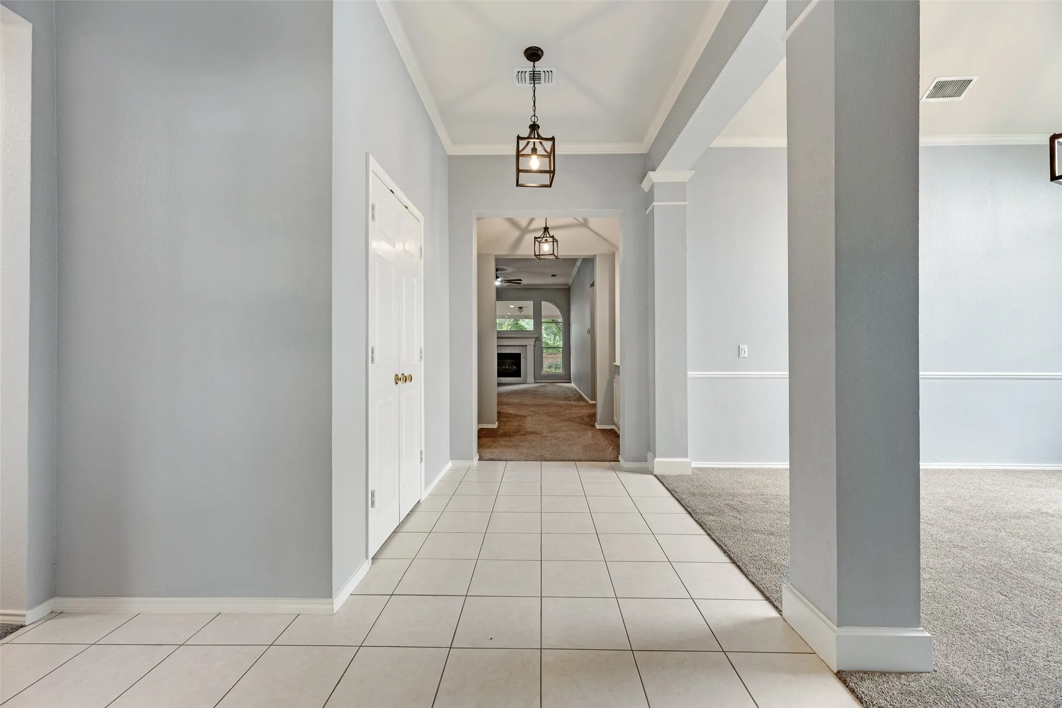 Single Family Residence For Rent in Denton County , 828 Abbots Lane, Denton, Texas 76205, 4 Bedroom, 2 Bathroom, 3 Garage spaces, 2,576 Sqft, built in 1998, mls#21363037, Real Estate Agent in Denton, Homes For Rent in Denton county, Homes For Rent in Denton, Realtor in Denton Texas, Real Estate Brokerage Independent Realty Texas, Luminita Cordes Realtor