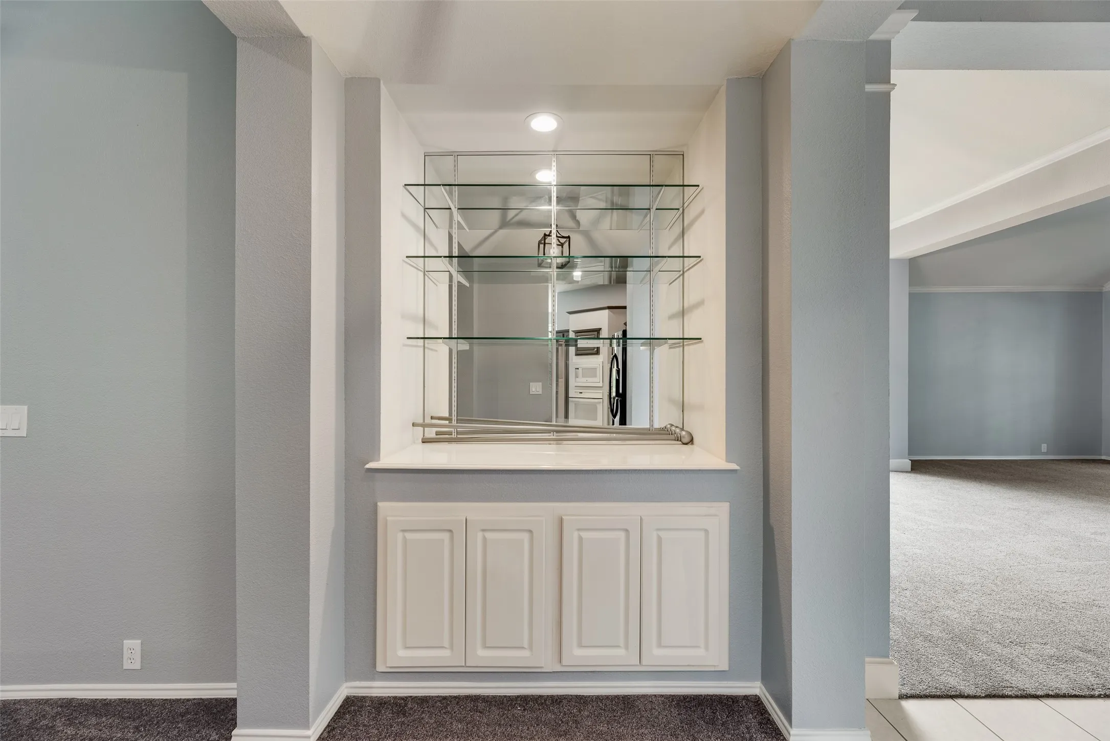 Single Family Residence For Rent in Denton County , 828 Abbots Lane, Denton, Texas 76205, 4 Bedroom, 2 Bathroom, 3 Garage spaces, 2,576 Sqft, built in 1998, mls#21363037, Real Estate Agent in Denton, Homes For Rent in Denton county, Homes For Rent in Denton, Realtor in Denton Texas, Real Estate Brokerage Independent Realty Texas, Luminita Cordes Realtor