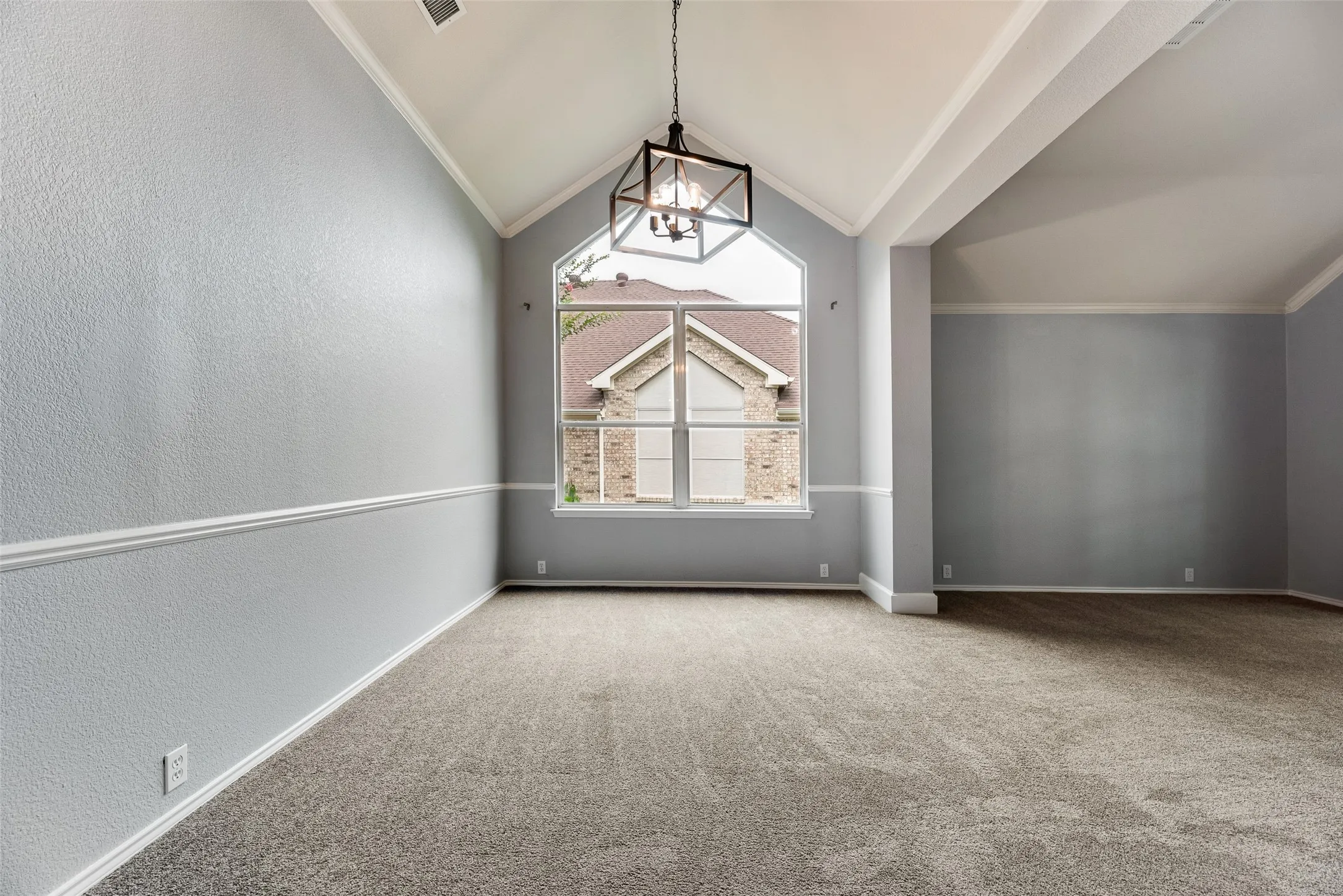 Single Family Residence For Rent in Denton County , 828 Abbots Lane, Denton, Texas 76205, 4 Bedroom, 2 Bathroom, 3 Garage spaces, 2,576 Sqft, built in 1998, mls#21363037, Real Estate Agent in Denton, Homes For Rent in Denton county, Homes For Rent in Denton, Realtor in Denton Texas, Real Estate Brokerage Independent Realty Texas, Luminita Cordes Realtor