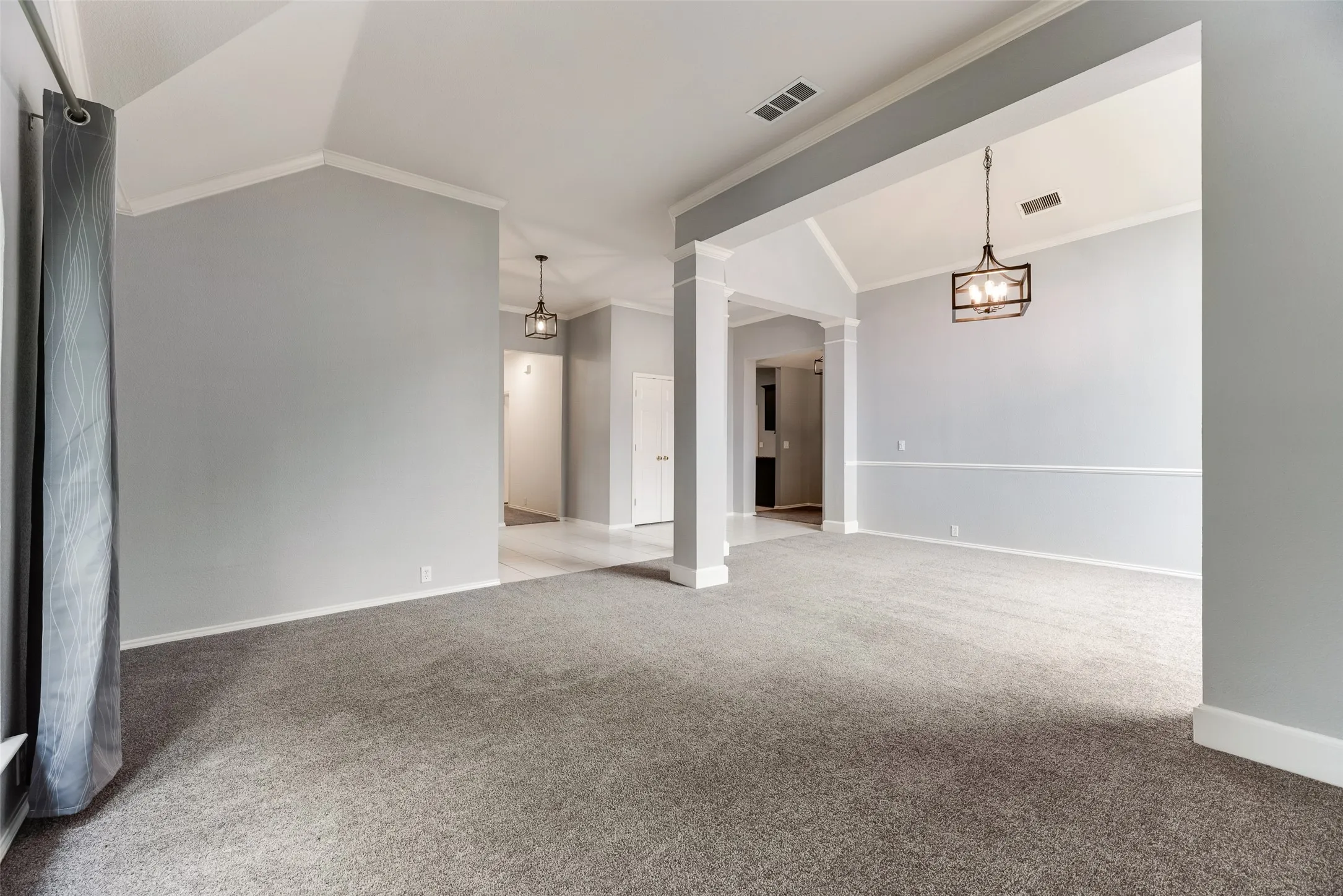 Single Family Residence For Rent in Denton County , 828 Abbots Lane, Denton, Texas 76205, 4 Bedroom, 2 Bathroom, 3 Garage spaces, 2,576 Sqft, built in 1998, mls#21363037, Real Estate Agent in Denton, Homes For Rent in Denton county, Homes For Rent in Denton, Realtor in Denton Texas, Real Estate Brokerage Independent Realty Texas, Luminita Cordes Realtor