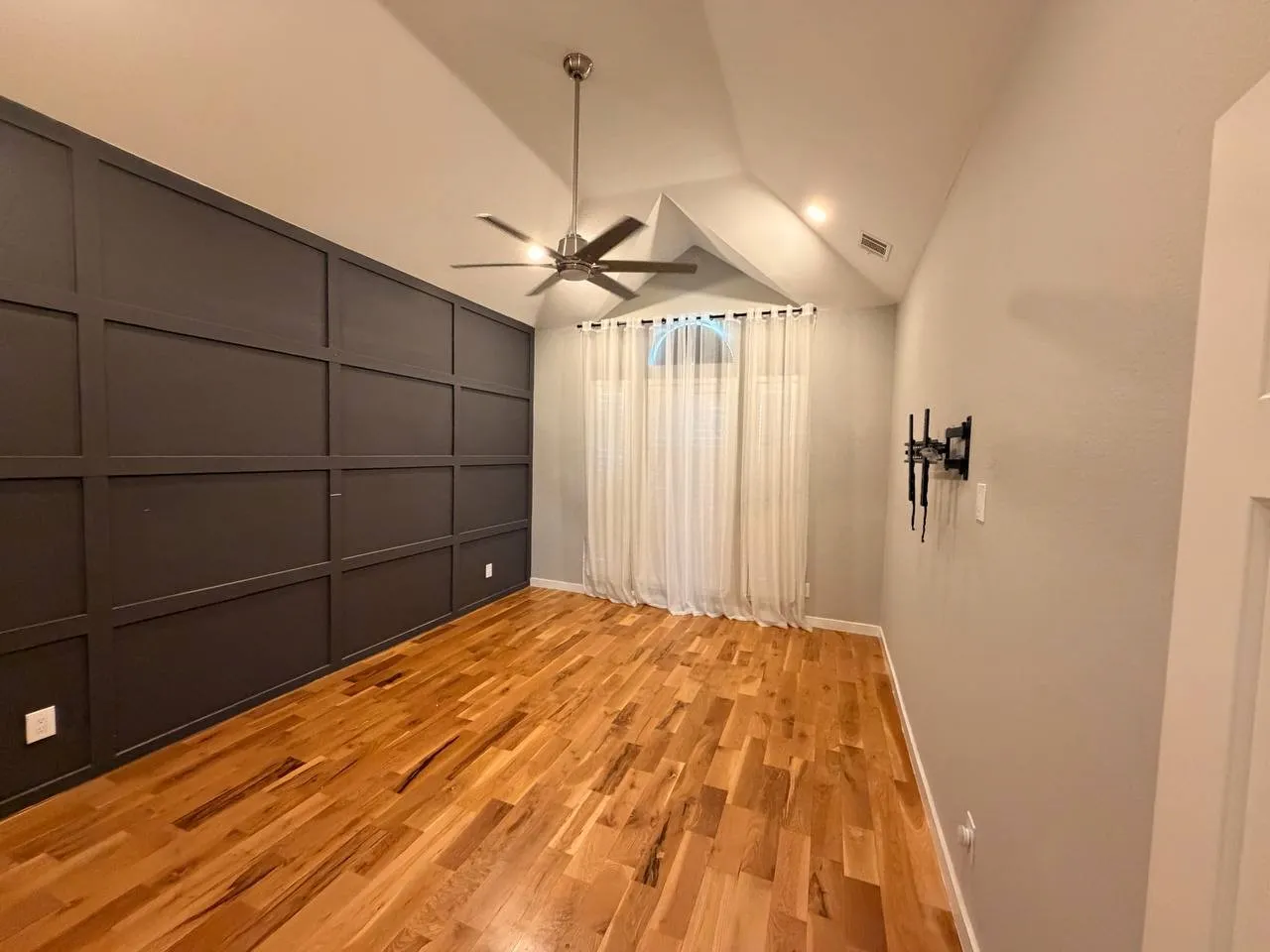Single Family Residence For Rent in Collin County , 901 Ridgemont Drive, Allen, Texas 75002, 4 Bedroom, 3 Bathroom, 2 Garage spaces, 2,577 Sqft, built in 1989, mls#21362736, Real Estate Agent in Allen, Homes For Rent in Collin county, Homes For Rent in Allen, Realtor in Allen Texas, Real Estate Brokerage Independent Realty Texas, Luminita Cordes Realtor