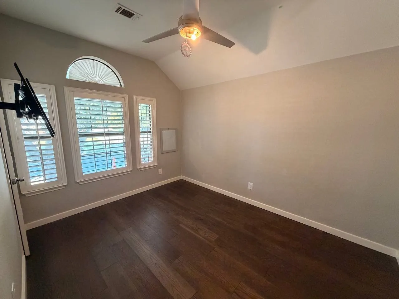 Single Family Residence For Rent in Collin County , 901 Ridgemont Drive, Allen, Texas 75002, 4 Bedroom, 3 Bathroom, 2 Garage spaces, 2,577 Sqft, built in 1989, mls#21362736, Real Estate Agent in Allen, Homes For Rent in Collin county, Homes For Rent in Allen, Realtor in Allen Texas, Real Estate Brokerage Independent Realty Texas, Luminita Cordes Realtor