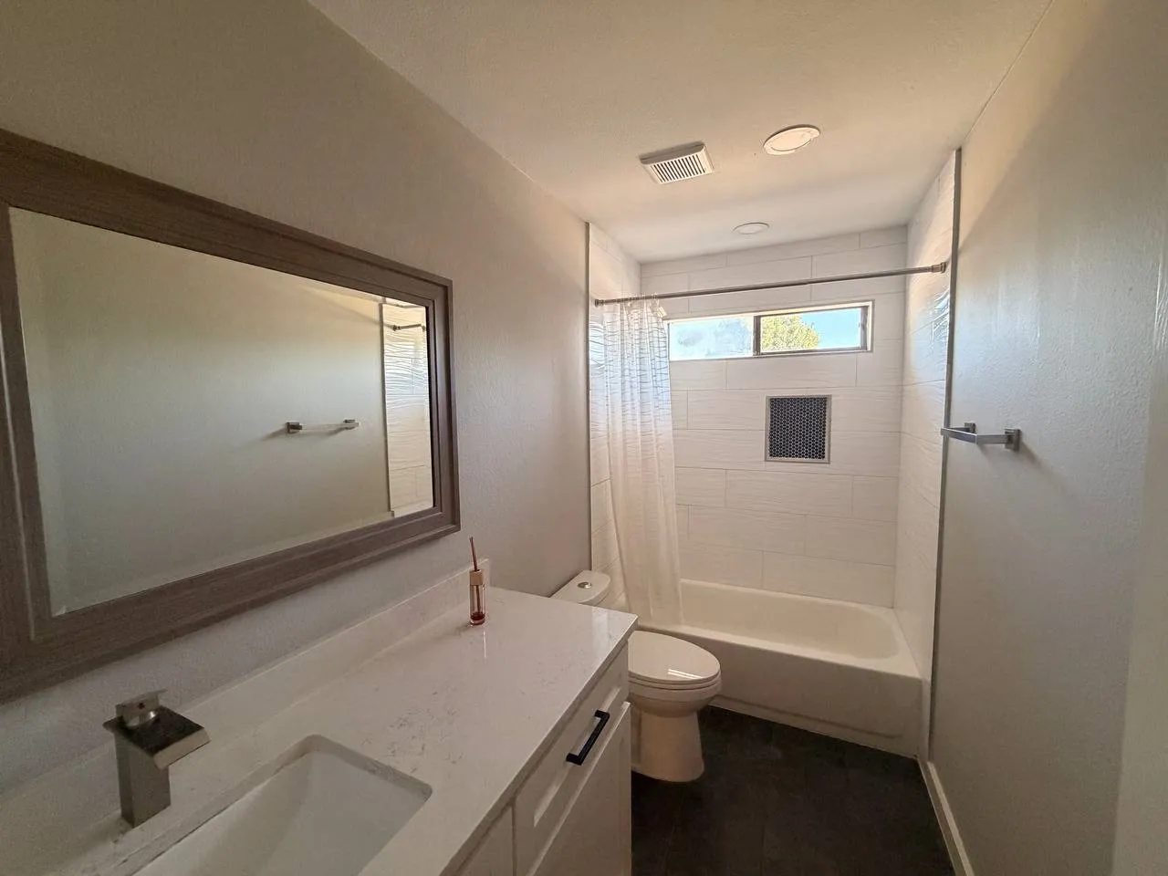 Single Family Residence For Rent in Collin County , 901 Ridgemont Drive, Allen, Texas 75002, 4 Bedroom, 3 Bathroom, 2 Garage spaces, 2,577 Sqft, built in 1989, mls#21362736, Real Estate Agent in Allen, Homes For Rent in Collin county, Homes For Rent in Allen, Realtor in Allen Texas, Real Estate Brokerage Independent Realty Texas, Luminita Cordes Realtor