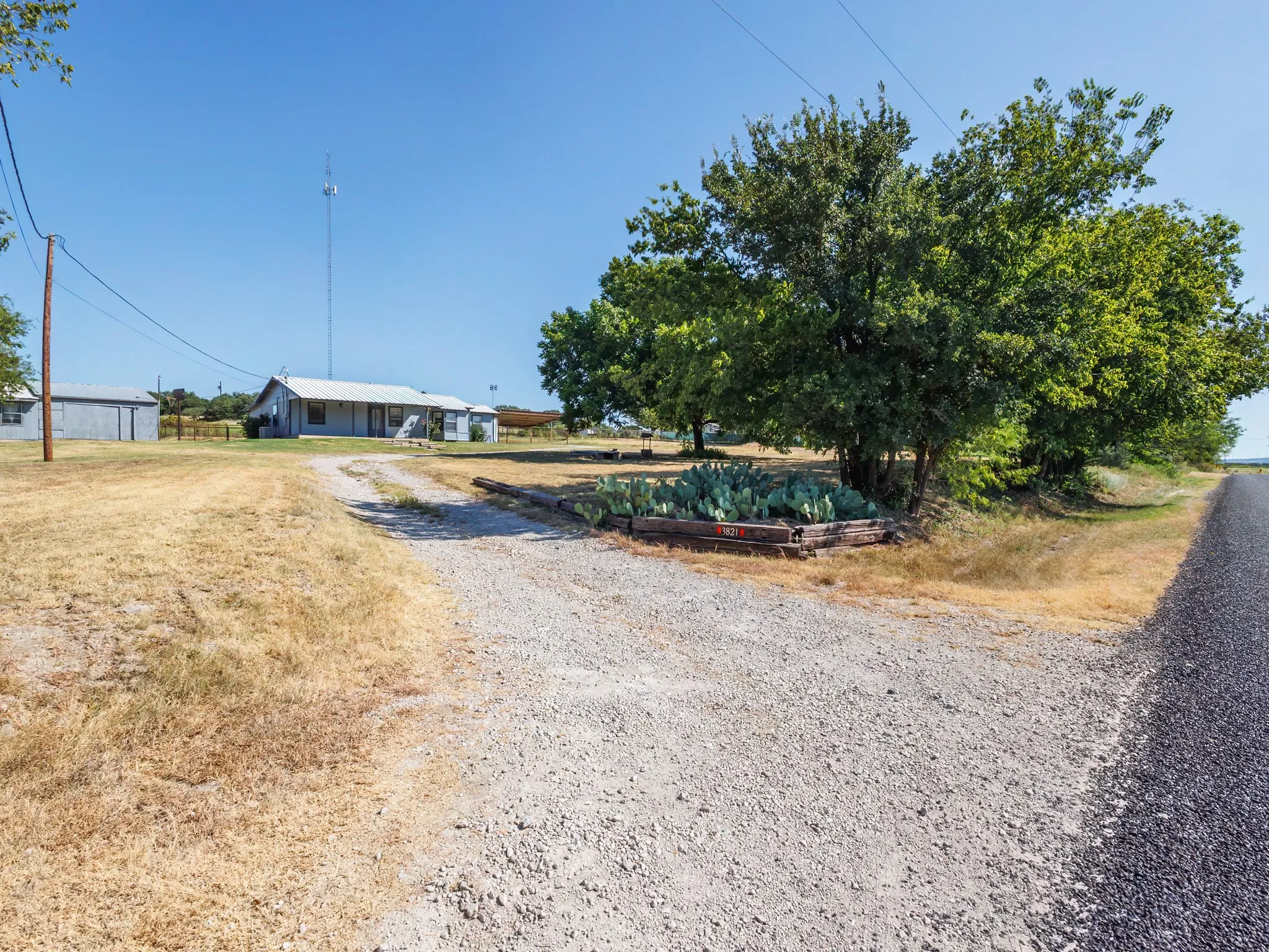 Single Family Residence For Sale in Brown County , 3821 Fm 590 S, Zephyr, Texas 76890, 2 Bedroom, 2 Bathroom, 1 Garage spaces, 1,473 Sqft, built in 0, mls#21362796, Real Estate Agent in Zephyr, Homes For Sale in Brown county, Homes For Sale in Zephyr, Realtor in Zephyr Texas, Real Estate Brokerage Independent Realty Texas, Luminita Cordes Realtor