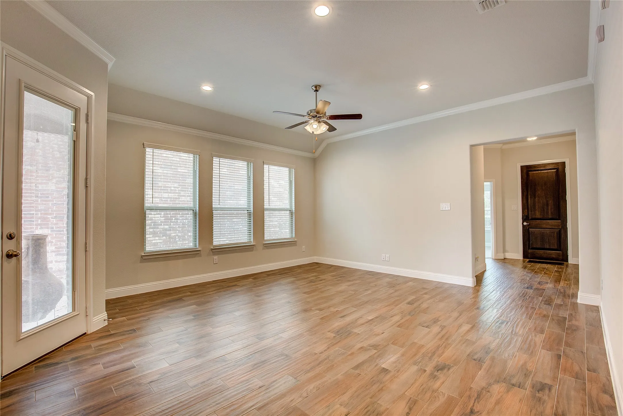 Single Family Residence For Rent in Denton County , 820 10th Street, Argyle, Texas 76226, 3 Bedroom, 3 Bathroom, 2 Garage spaces, 1,864 Sqft, built in 2018, mls#21363040, Real Estate Agent in Argyle, Homes For Rent in Denton county, Homes For Rent in Argyle, Realtor in Argyle Texas, Real Estate Brokerage Independent Realty Texas, Luminita Cordes Realtor