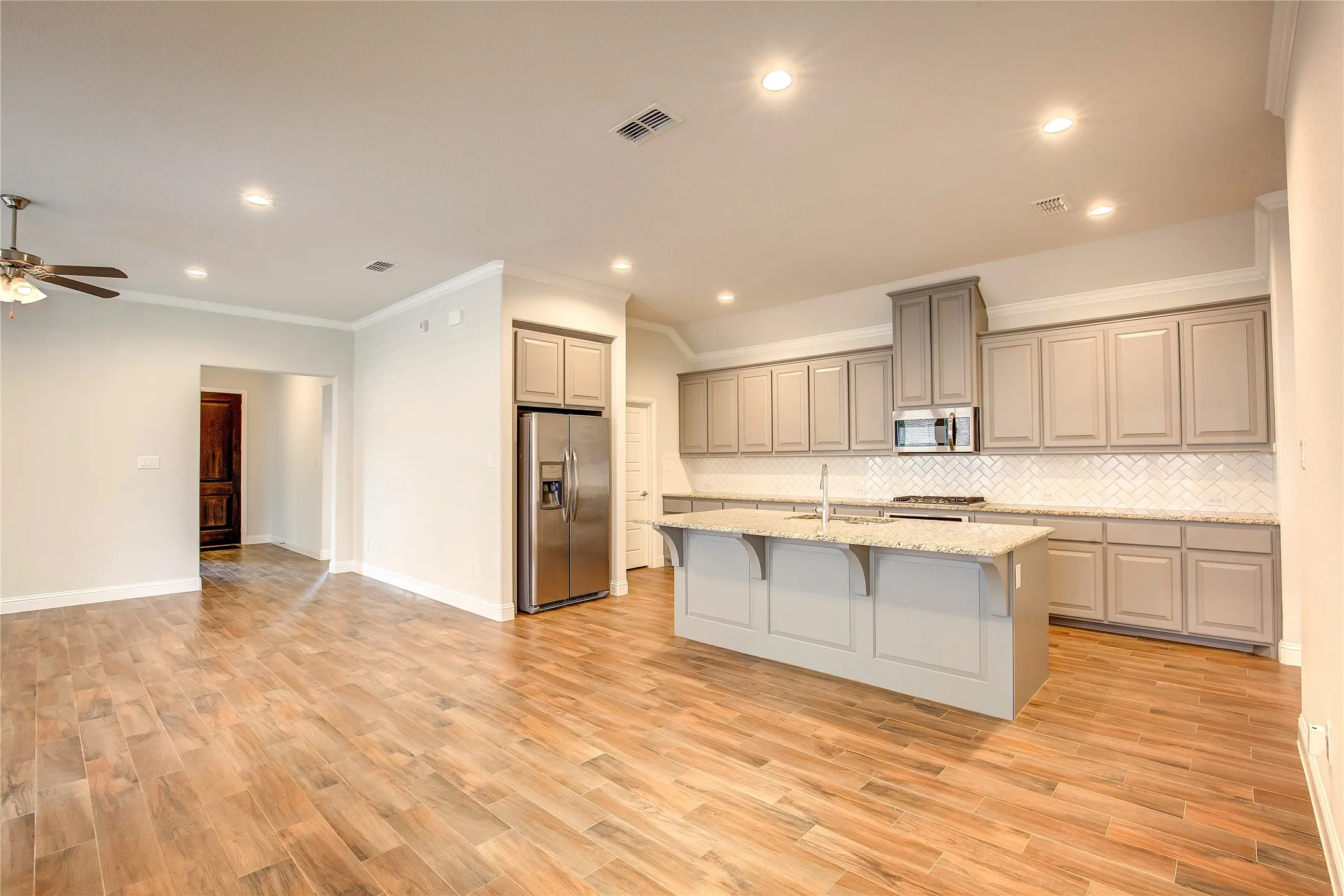 Single Family Residence For Rent in Denton County , 820 10th Street, Argyle, Texas 76226, 3 Bedroom, 3 Bathroom, 2 Garage spaces, 1,864 Sqft, built in 2018, mls#21363040, Real Estate Agent in Argyle, Homes For Rent in Denton county, Homes For Rent in Argyle, Realtor in Argyle Texas, Real Estate Brokerage Independent Realty Texas, Luminita Cordes Realtor