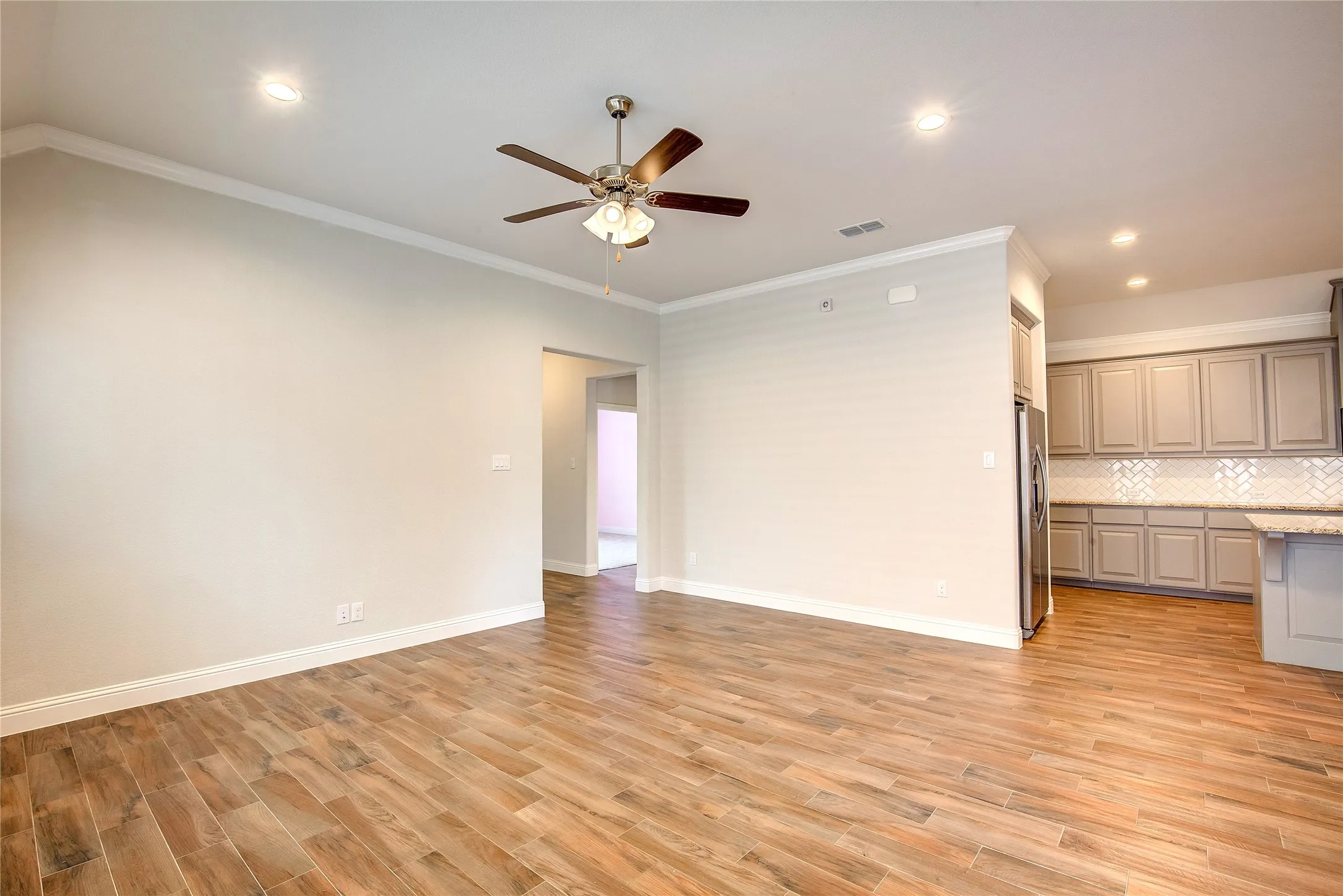 Single Family Residence For Rent in Denton County , 820 10th Street, Argyle, Texas 76226, 3 Bedroom, 3 Bathroom, 2 Garage spaces, 1,864 Sqft, built in 2018, mls#21363040, Real Estate Agent in Argyle, Homes For Rent in Denton county, Homes For Rent in Argyle, Realtor in Argyle Texas, Real Estate Brokerage Independent Realty Texas, Luminita Cordes Realtor