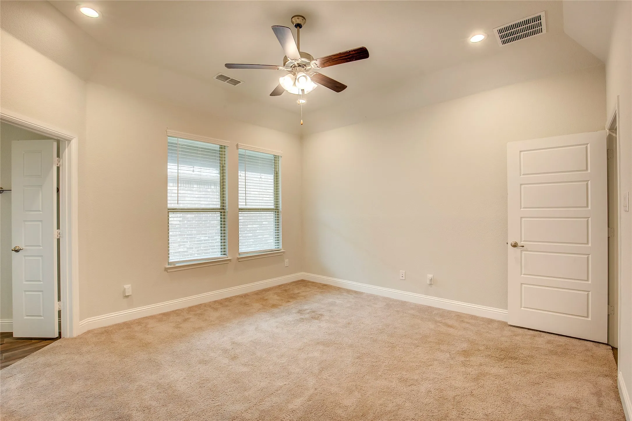 Single Family Residence For Rent in Denton County , 820 10th Street, Argyle, Texas 76226, 3 Bedroom, 3 Bathroom, 2 Garage spaces, 1,864 Sqft, built in 2018, mls#21363040, Real Estate Agent in Argyle, Homes For Rent in Denton county, Homes For Rent in Argyle, Realtor in Argyle Texas, Real Estate Brokerage Independent Realty Texas, Luminita Cordes Realtor