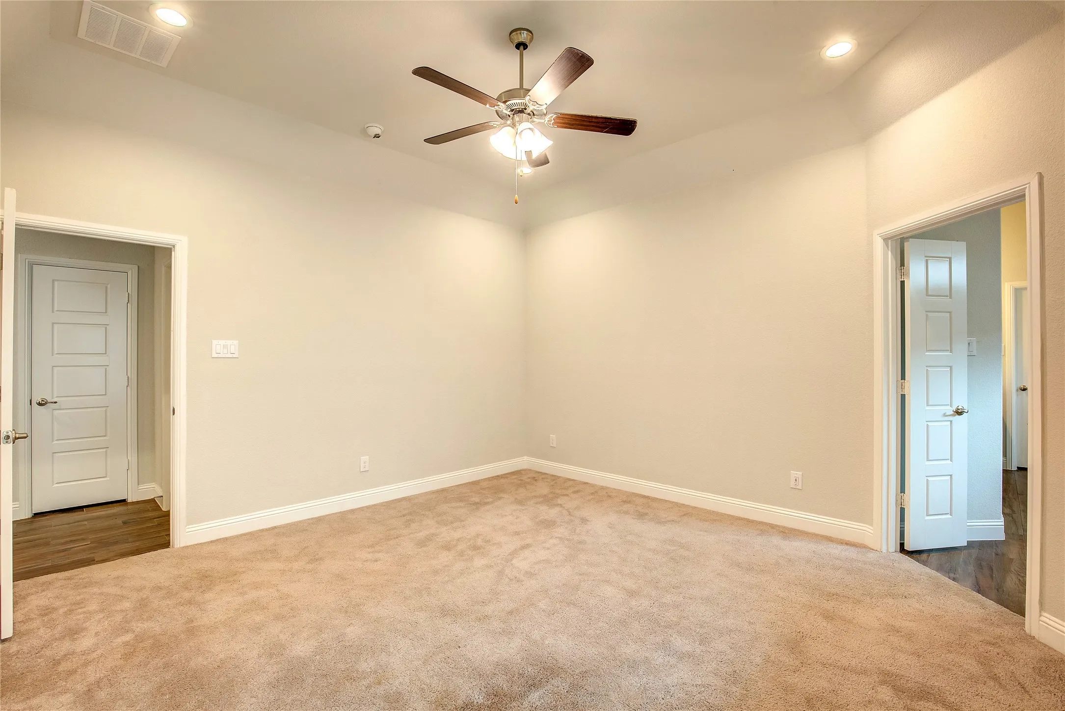 Single Family Residence For Rent in Denton County , 820 10th Street, Argyle, Texas 76226, 3 Bedroom, 3 Bathroom, 2 Garage spaces, 1,864 Sqft, built in 2018, mls#21363040, Real Estate Agent in Argyle, Homes For Rent in Denton county, Homes For Rent in Argyle, Realtor in Argyle Texas, Real Estate Brokerage Independent Realty Texas, Luminita Cordes Realtor