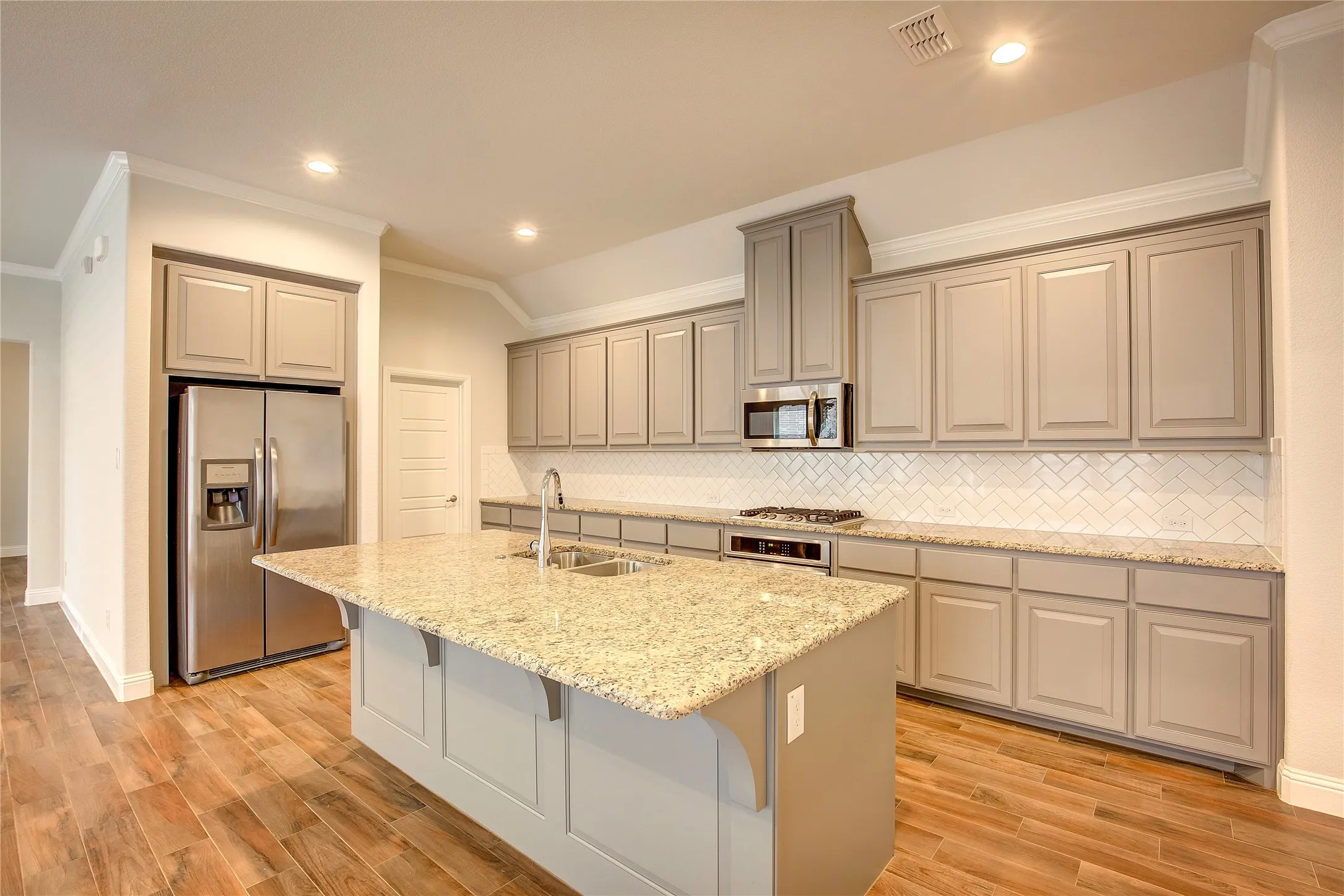 Single Family Residence For Rent in Denton County , 820 10th Street, Argyle, Texas 76226, 3 Bedroom, 3 Bathroom, 2 Garage spaces, 1,864 Sqft, built in 2018, mls#21363040, Real Estate Agent in Argyle, Homes For Rent in Denton county, Homes For Rent in Argyle, Realtor in Argyle Texas, Real Estate Brokerage Independent Realty Texas, Luminita Cordes Realtor