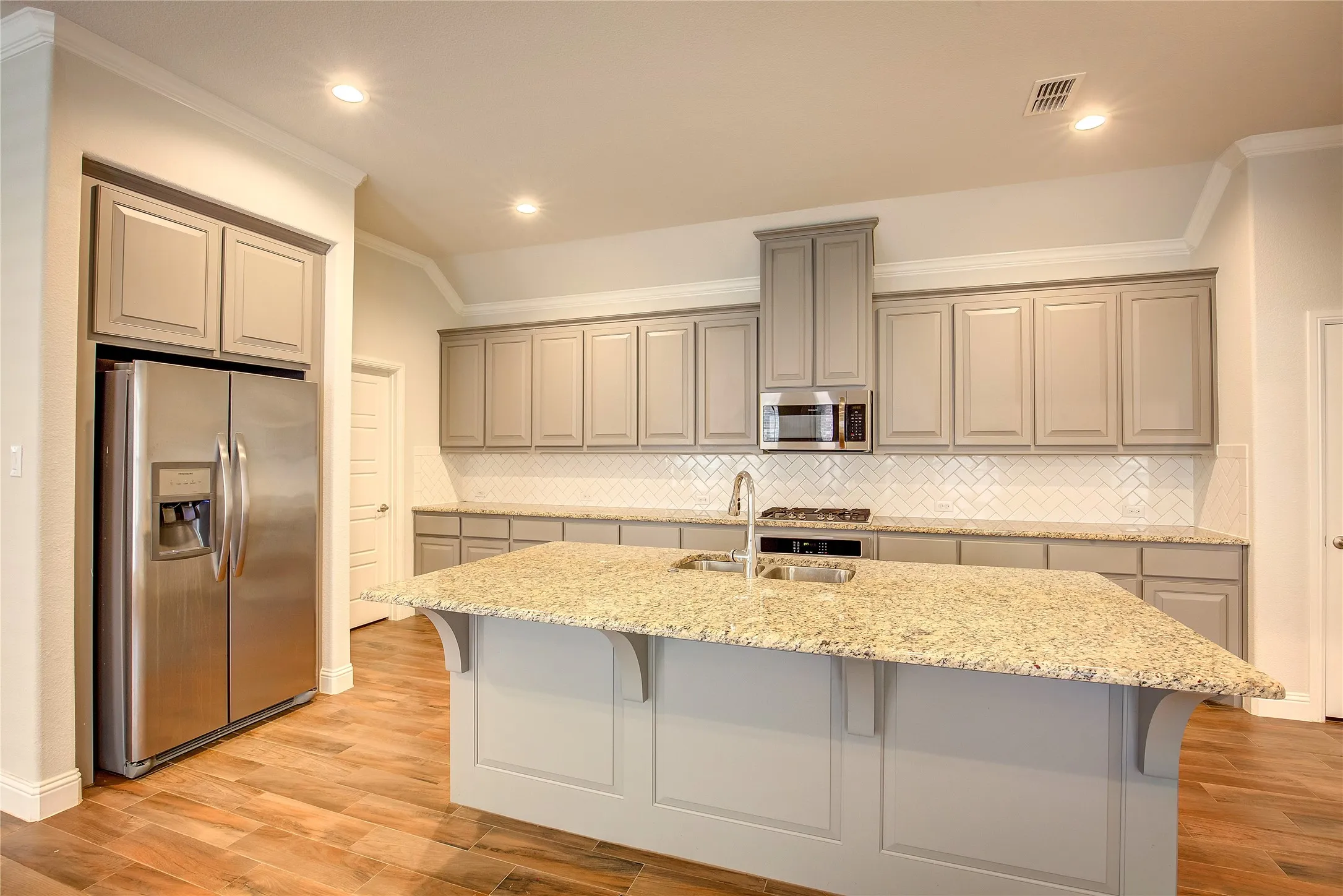 Single Family Residence For Rent in Denton County , 820 10th Street, Argyle, Texas 76226, 3 Bedroom, 3 Bathroom, 2 Garage spaces, 1,864 Sqft, built in 2018, mls#21363040, Real Estate Agent in Argyle, Homes For Rent in Denton county, Homes For Rent in Argyle, Realtor in Argyle Texas, Real Estate Brokerage Independent Realty Texas, Luminita Cordes Realtor