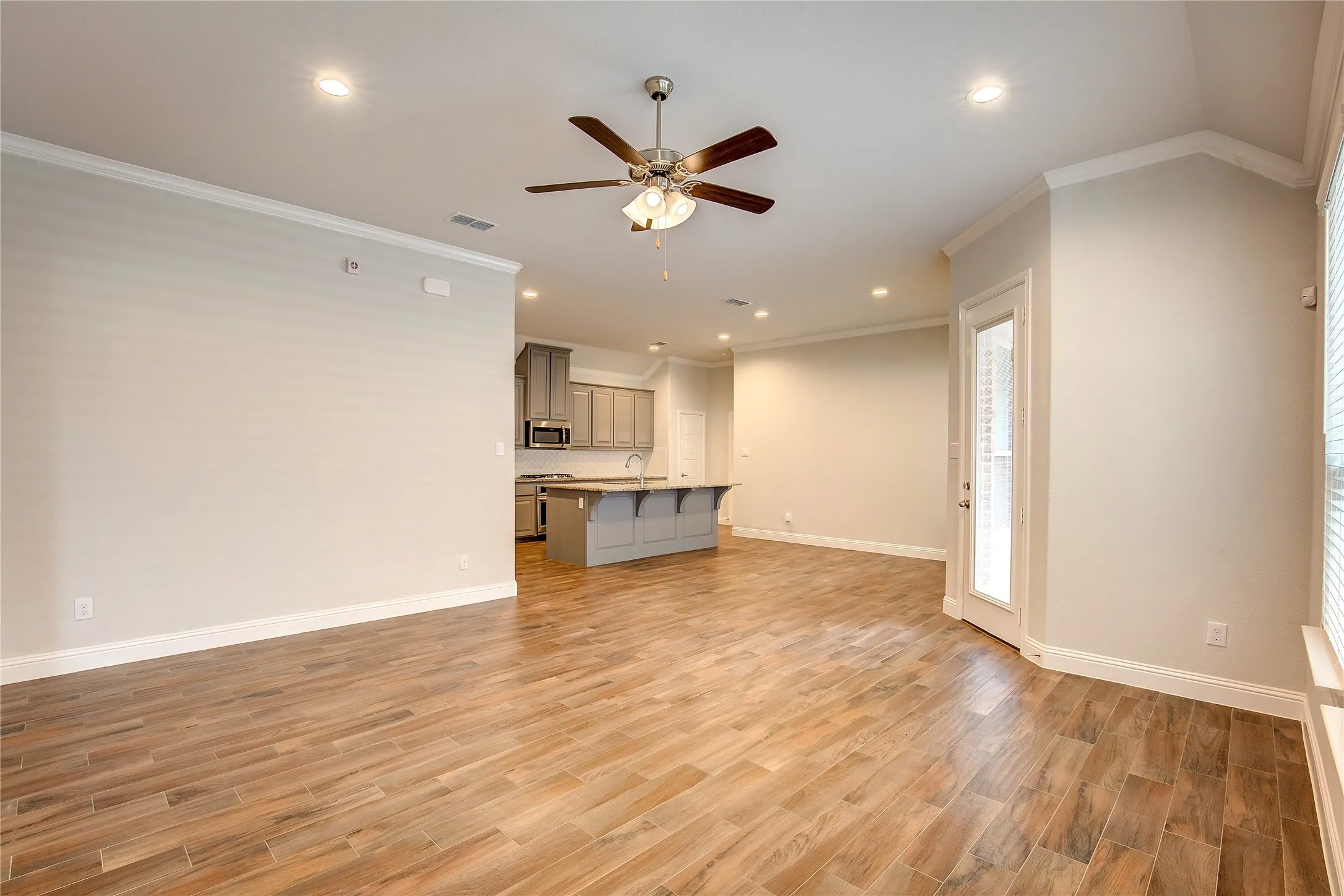 Single Family Residence For Rent in Denton County , 820 10th Street, Argyle, Texas 76226, 3 Bedroom, 3 Bathroom, 2 Garage spaces, 1,864 Sqft, built in 2018, mls#21363040, Real Estate Agent in Argyle, Homes For Rent in Denton county, Homes For Rent in Argyle, Realtor in Argyle Texas, Real Estate Brokerage Independent Realty Texas, Luminita Cordes Realtor